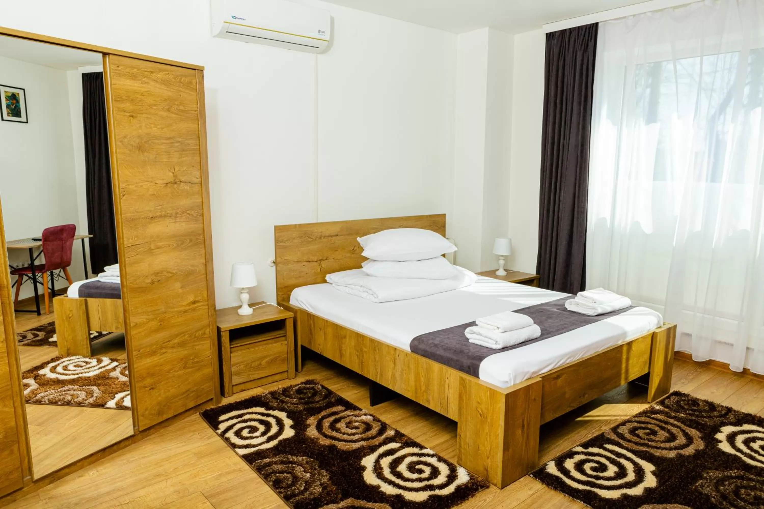 Bedroom, Bed in Pensiunea Pictorilor