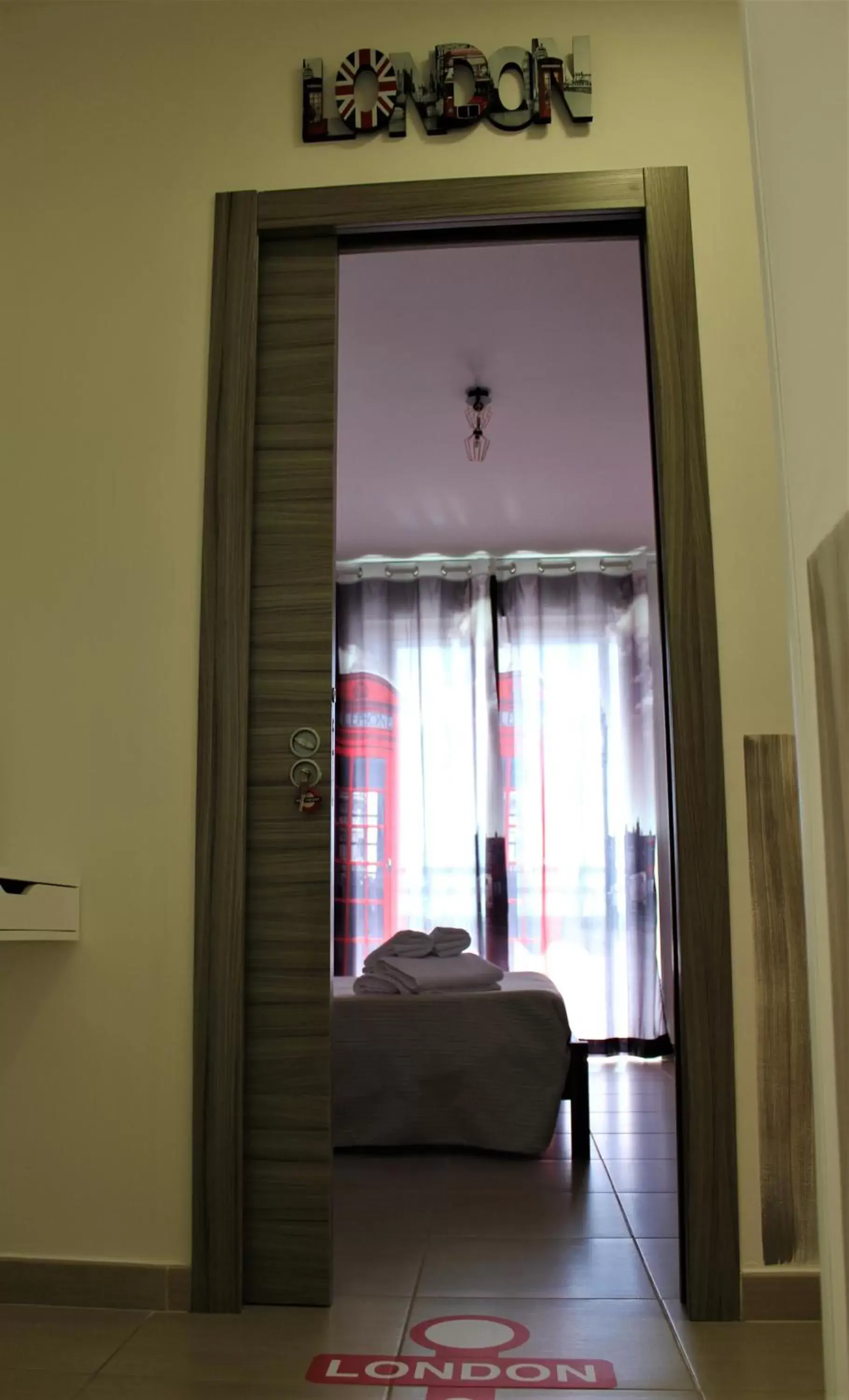 Deluxe Double Room with Balcony in Coco'S Rooms Deluxe Double Room with Balcony in Coco'S Rooms