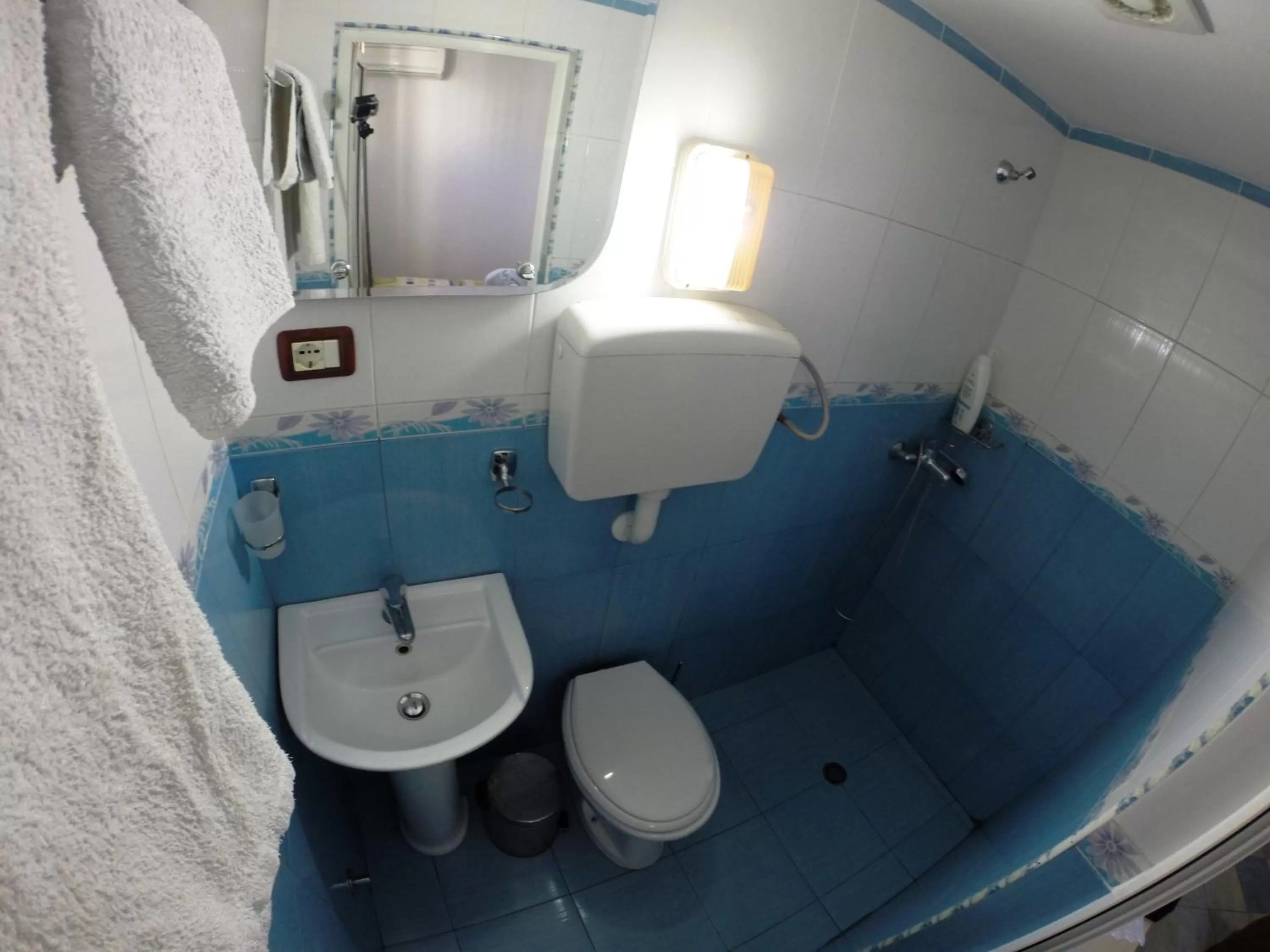 Bathroom in Hotel Ideal