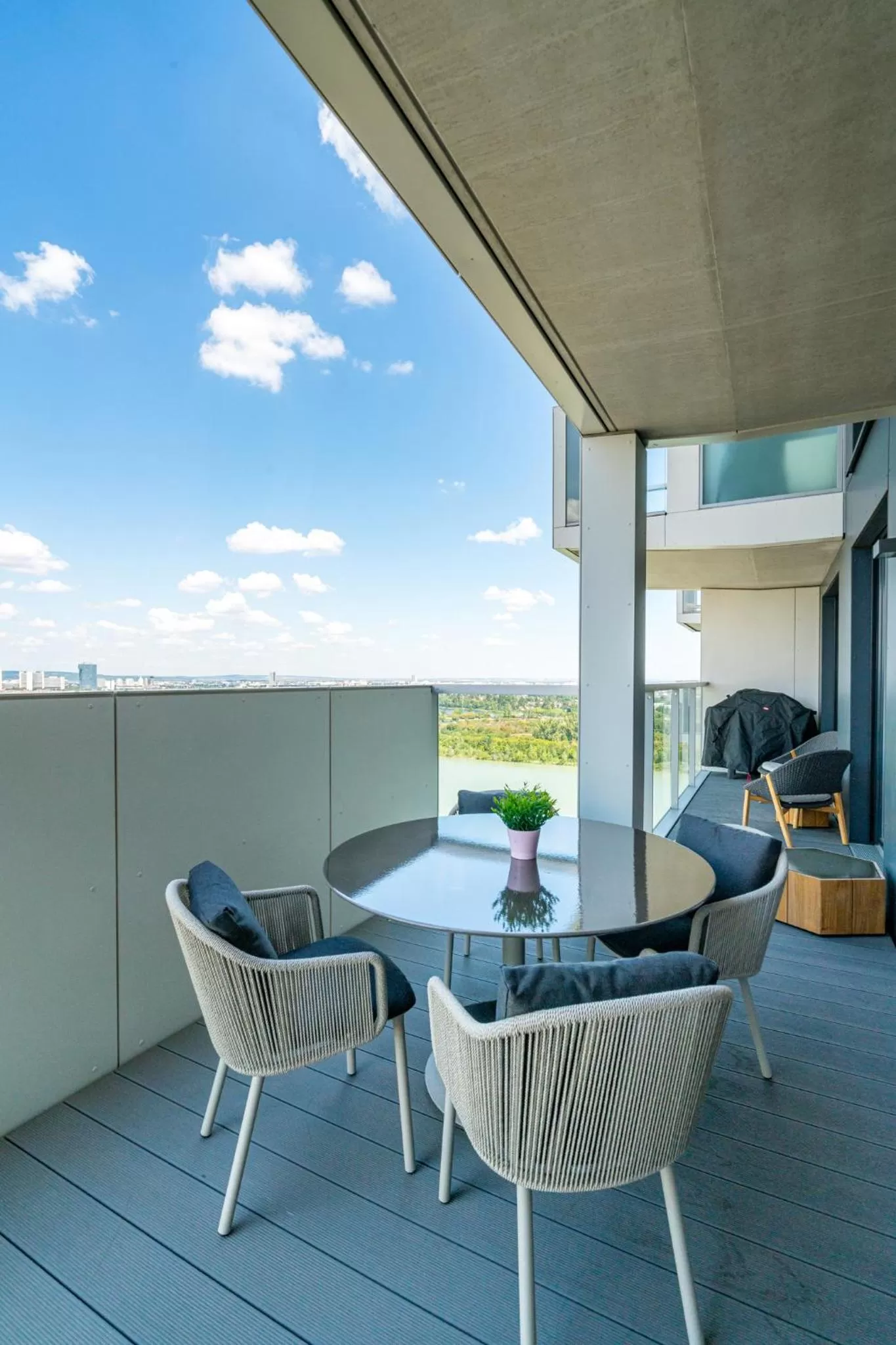 Vienna Residence, Marina Tower - Danube