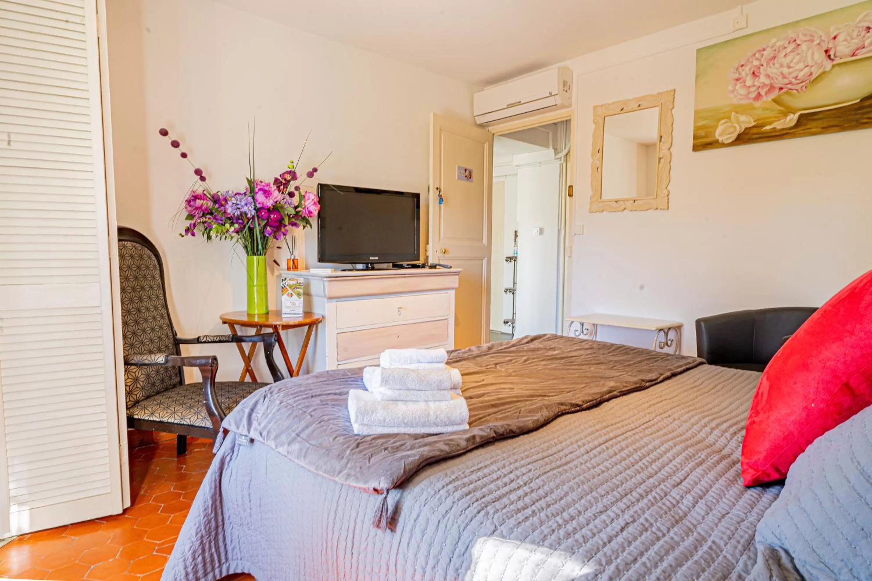 Property building, Bed in Domaine de l'Aufrene