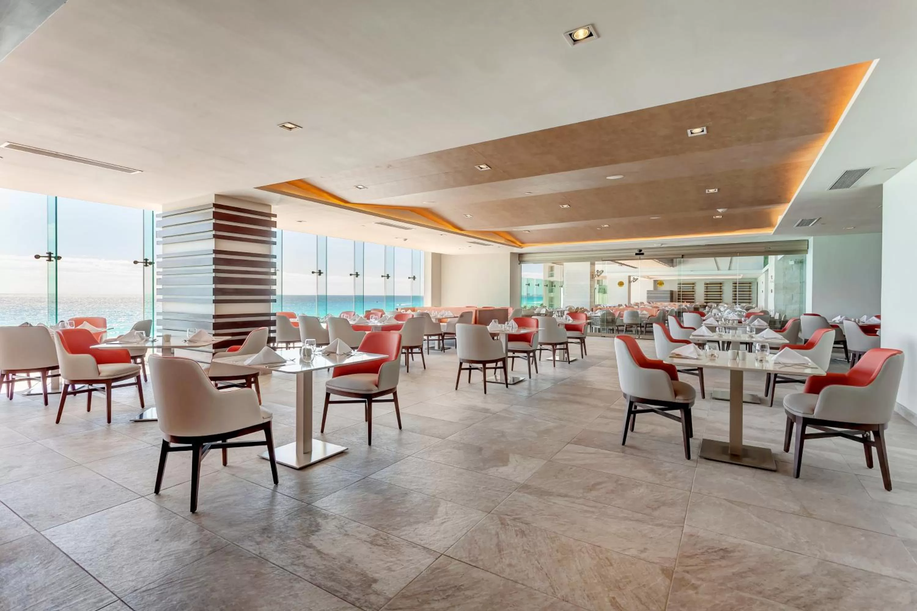 Restaurant/places to eat in Royalton CHIC Cancun, An Autograph Collection All-Inclusive Resort - Adults Only