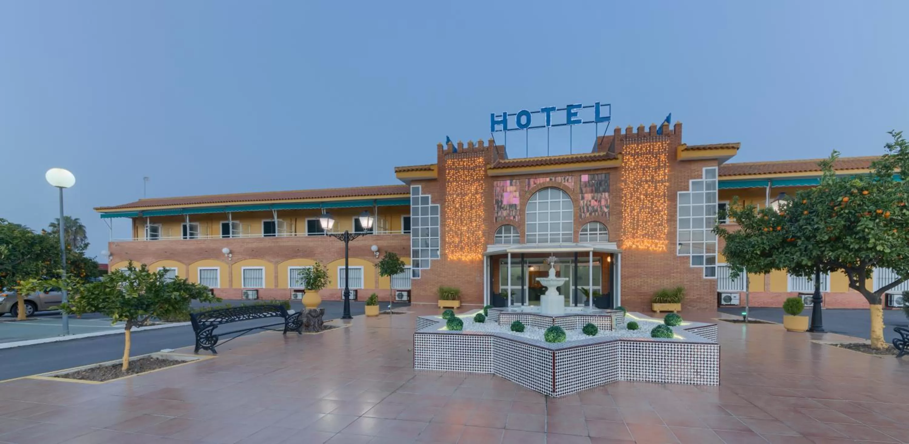 Property building in Hotel Torre De Los Guzmanes