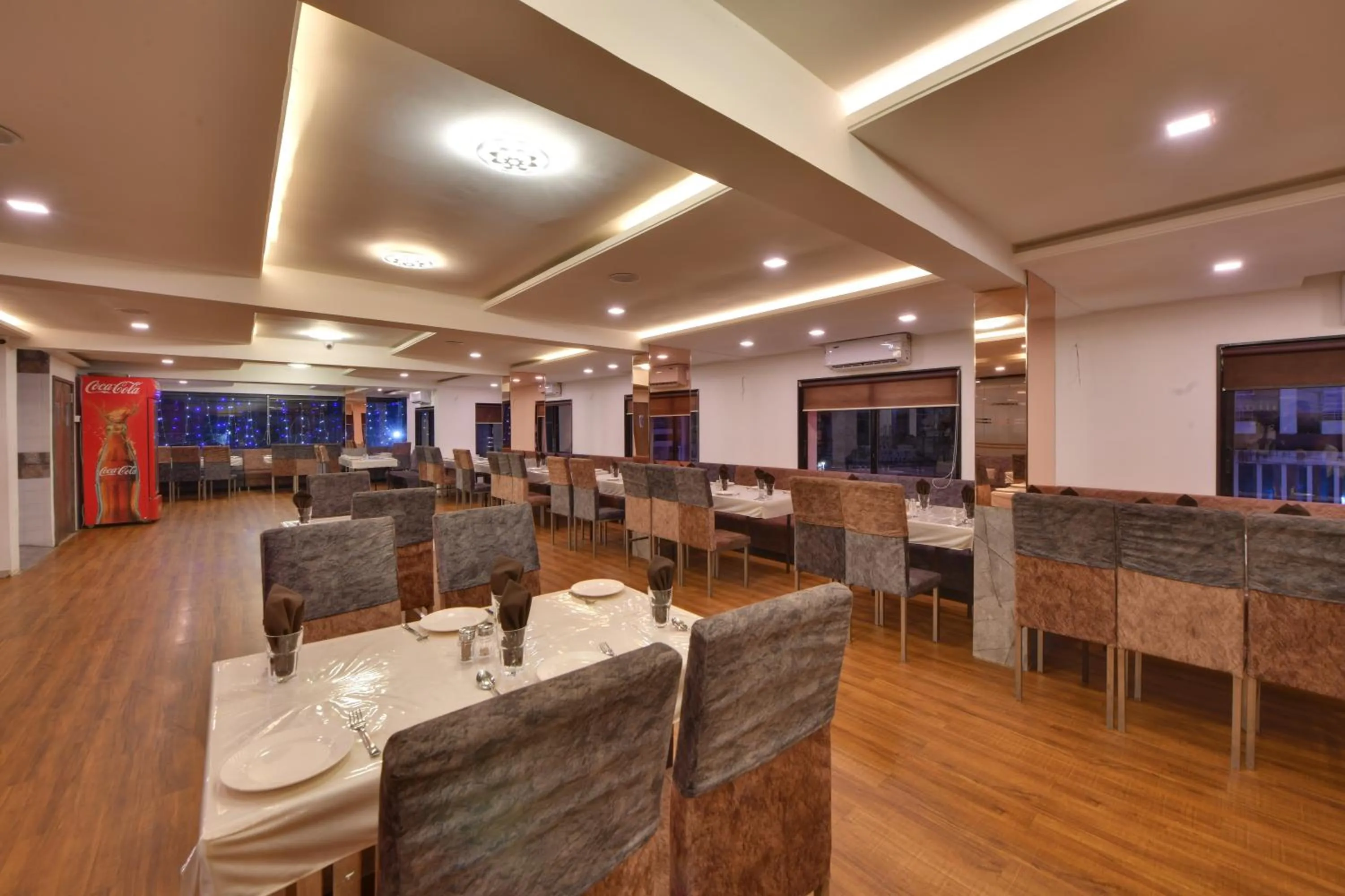 Restaurant/places to eat in Click Hotel by Suba, Jamnagar