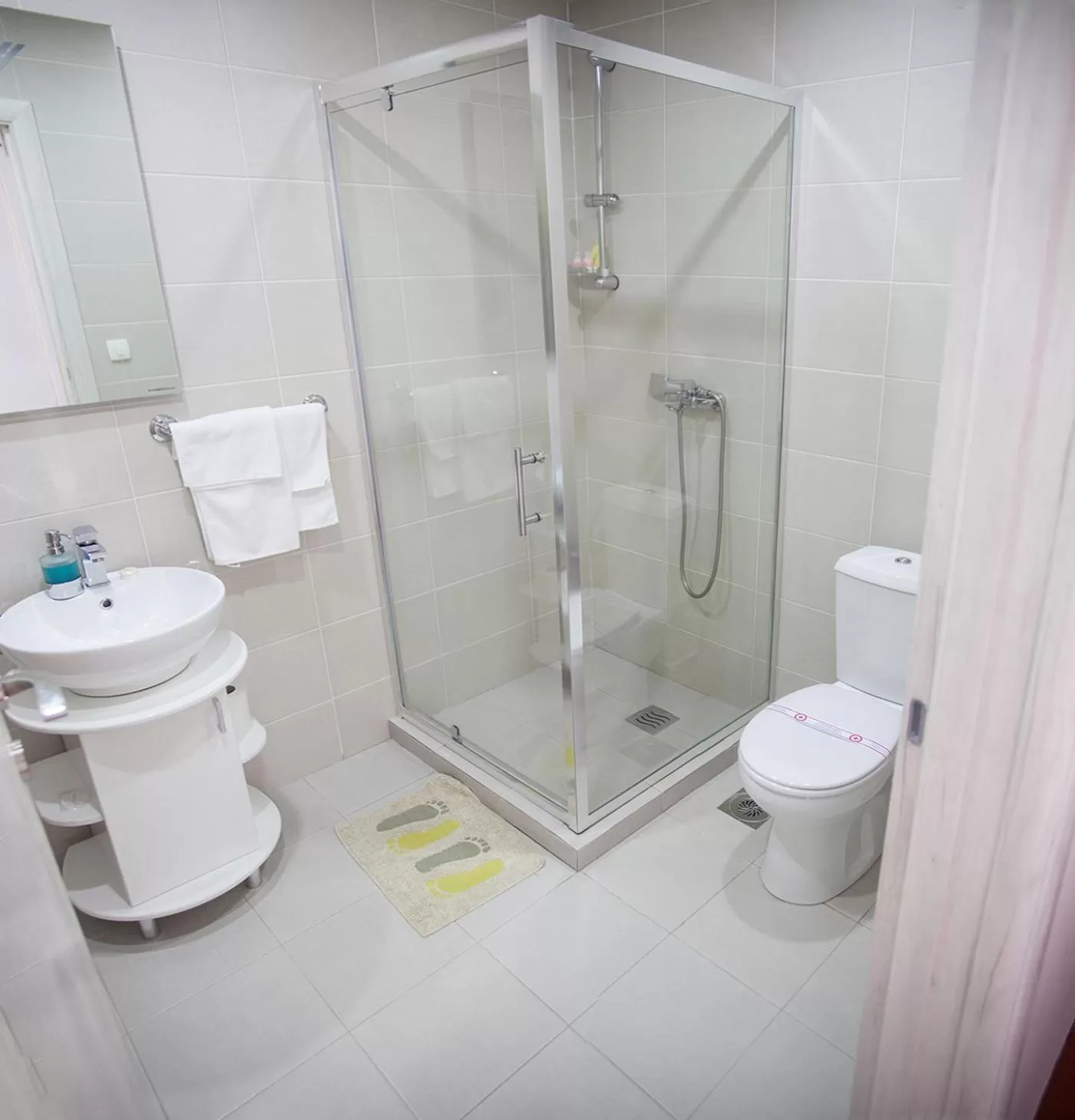 Bathroom in Hotel Serdar