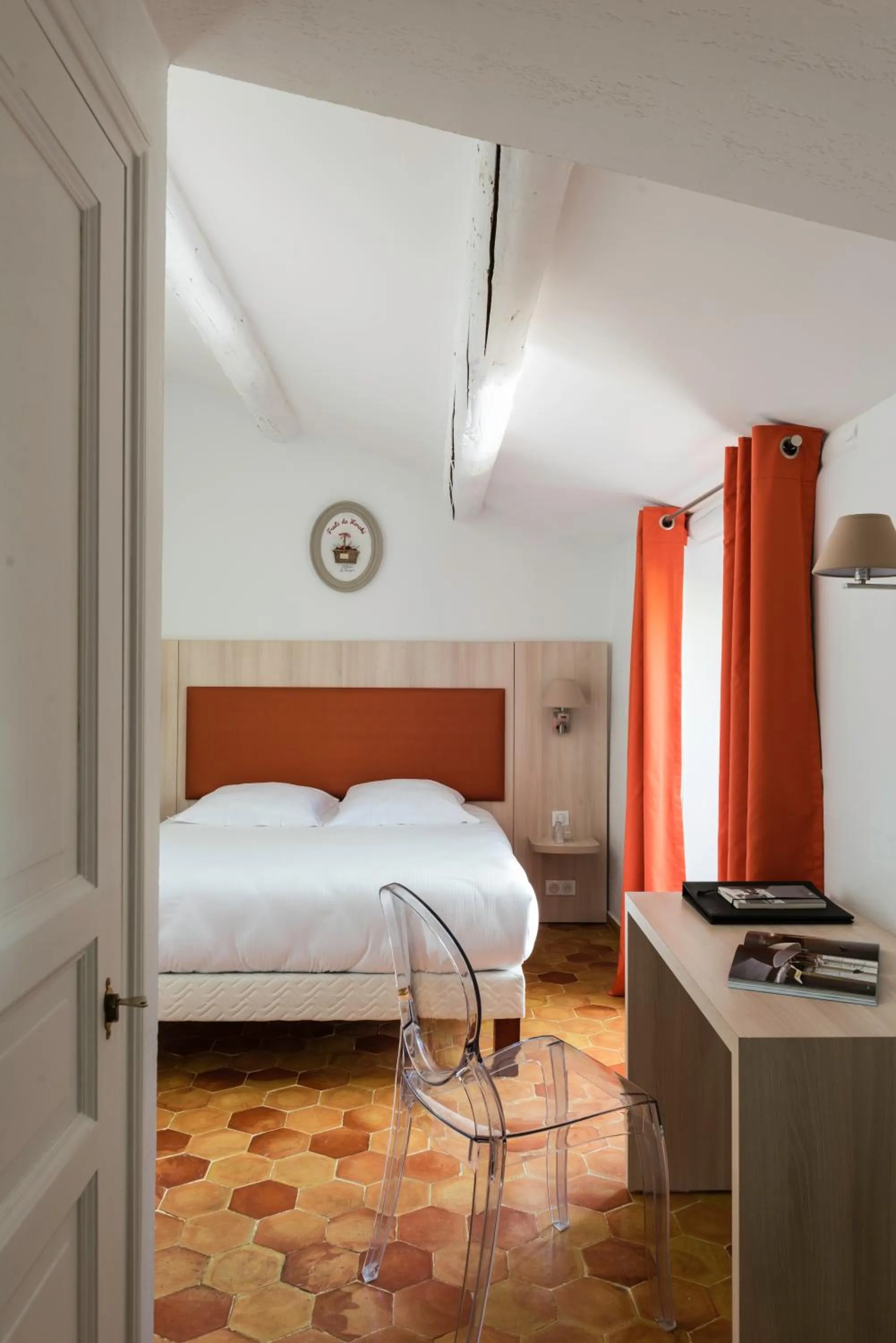 Seating area, Bed in Mas des Romarins, The Originals Relais