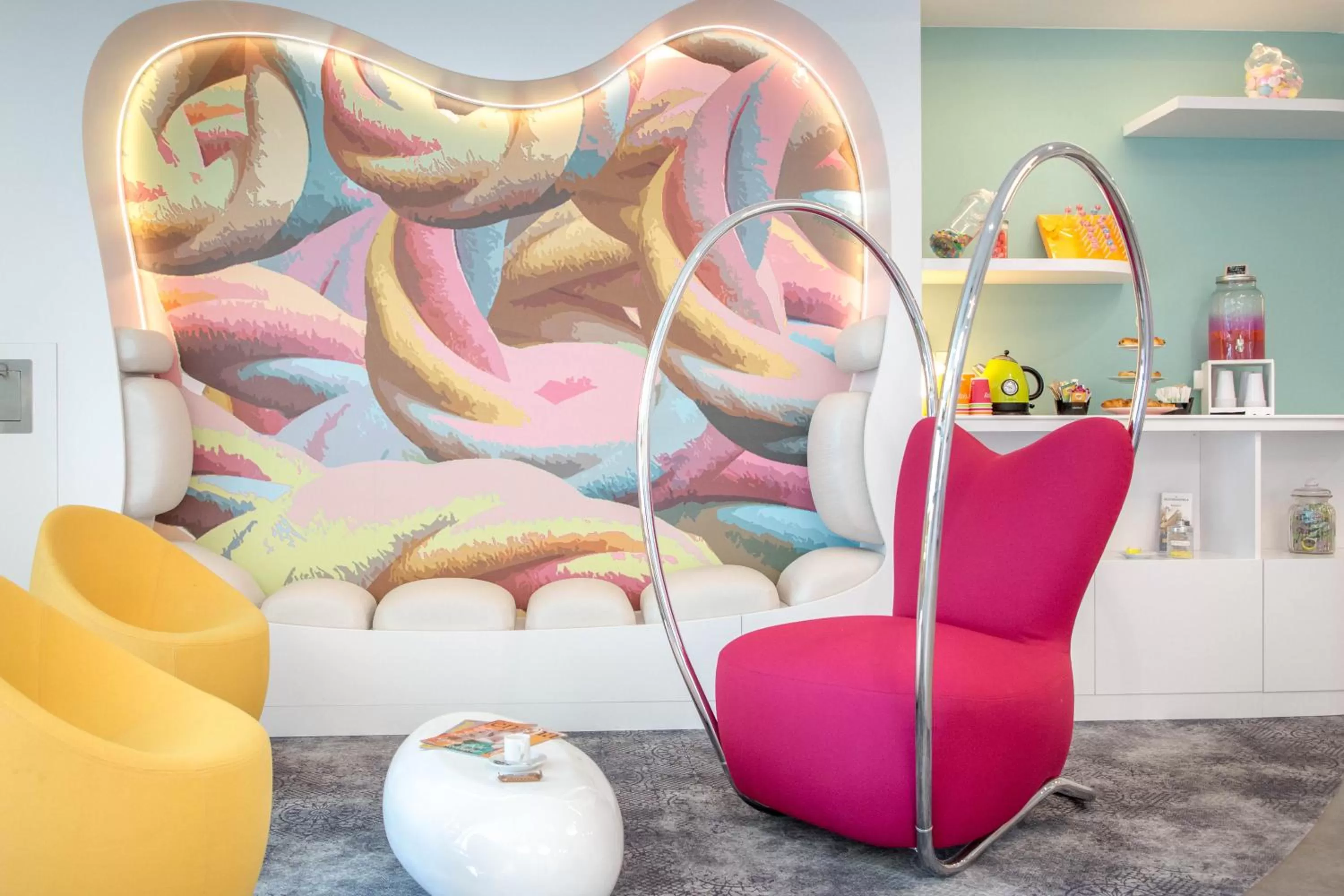 Lobby or reception in ibis Styles Fréjus St Raphael