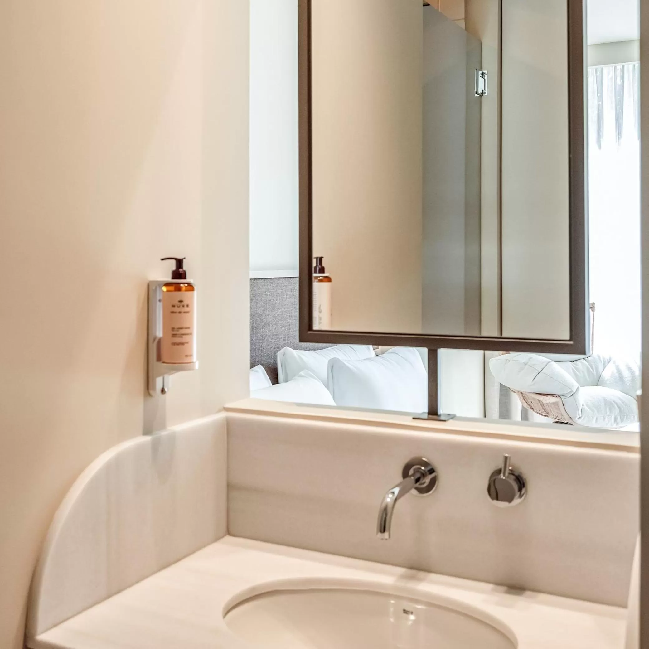 Bathroom in Mercure Benidorm