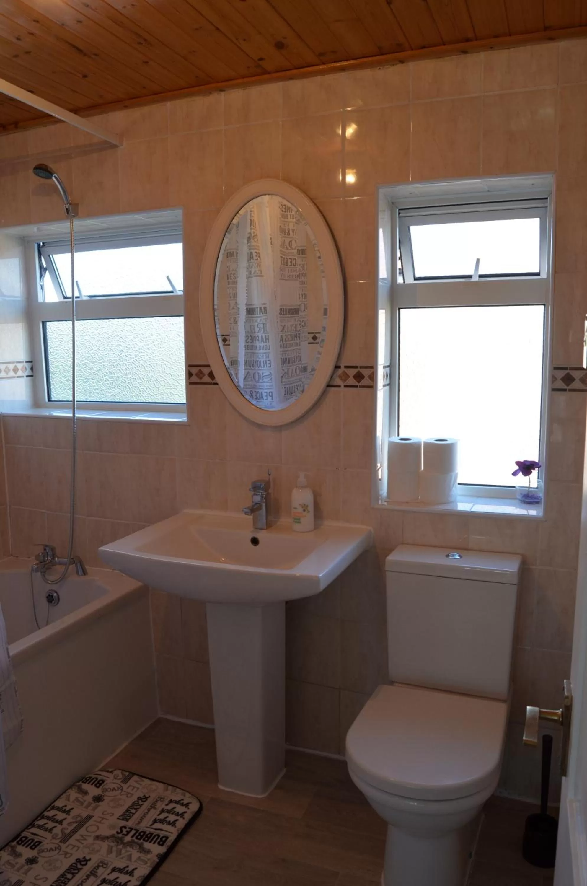 Area and facilities in Old Trafford Guest House