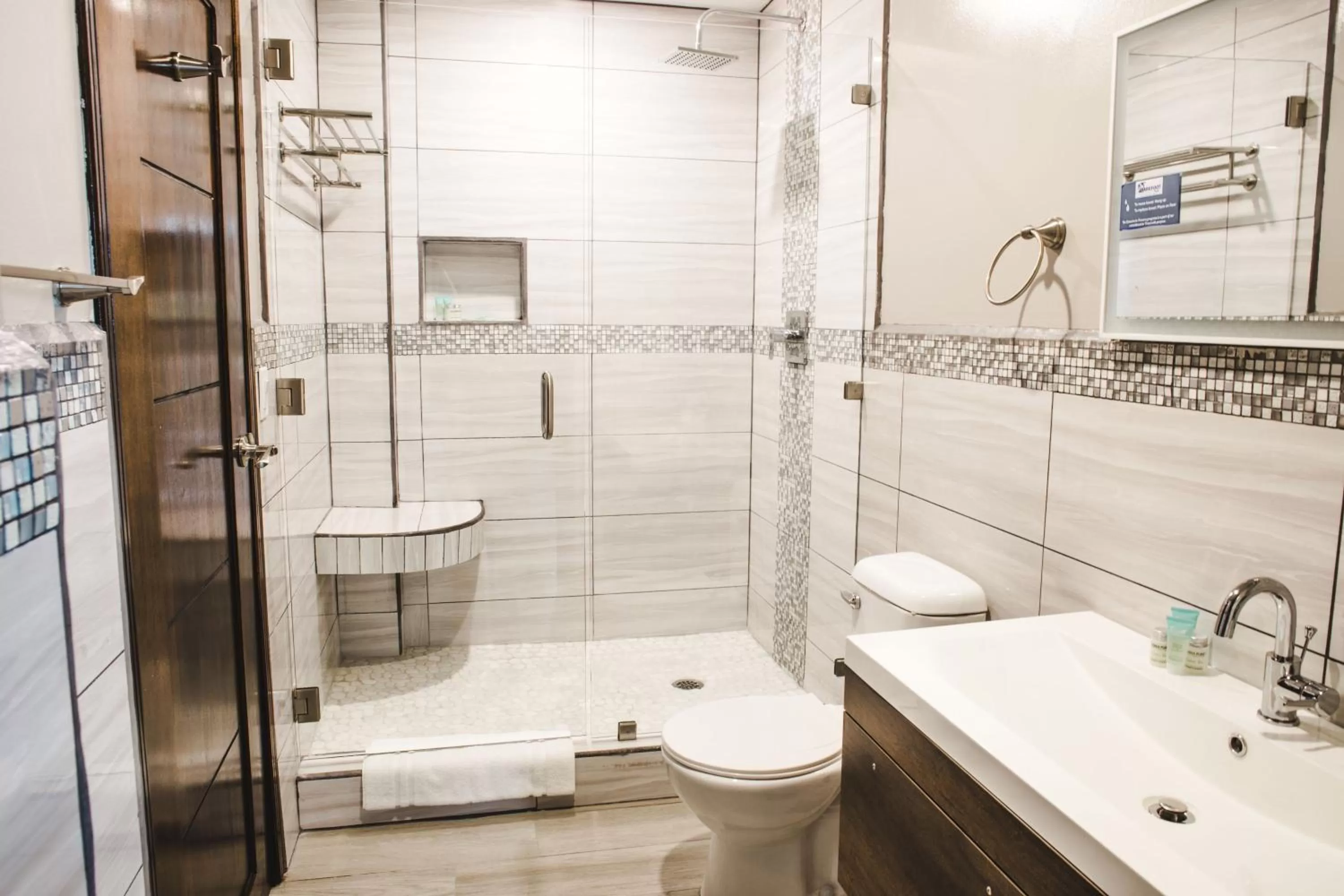 Bathroom in Barefoot Caye Caulker Hotel