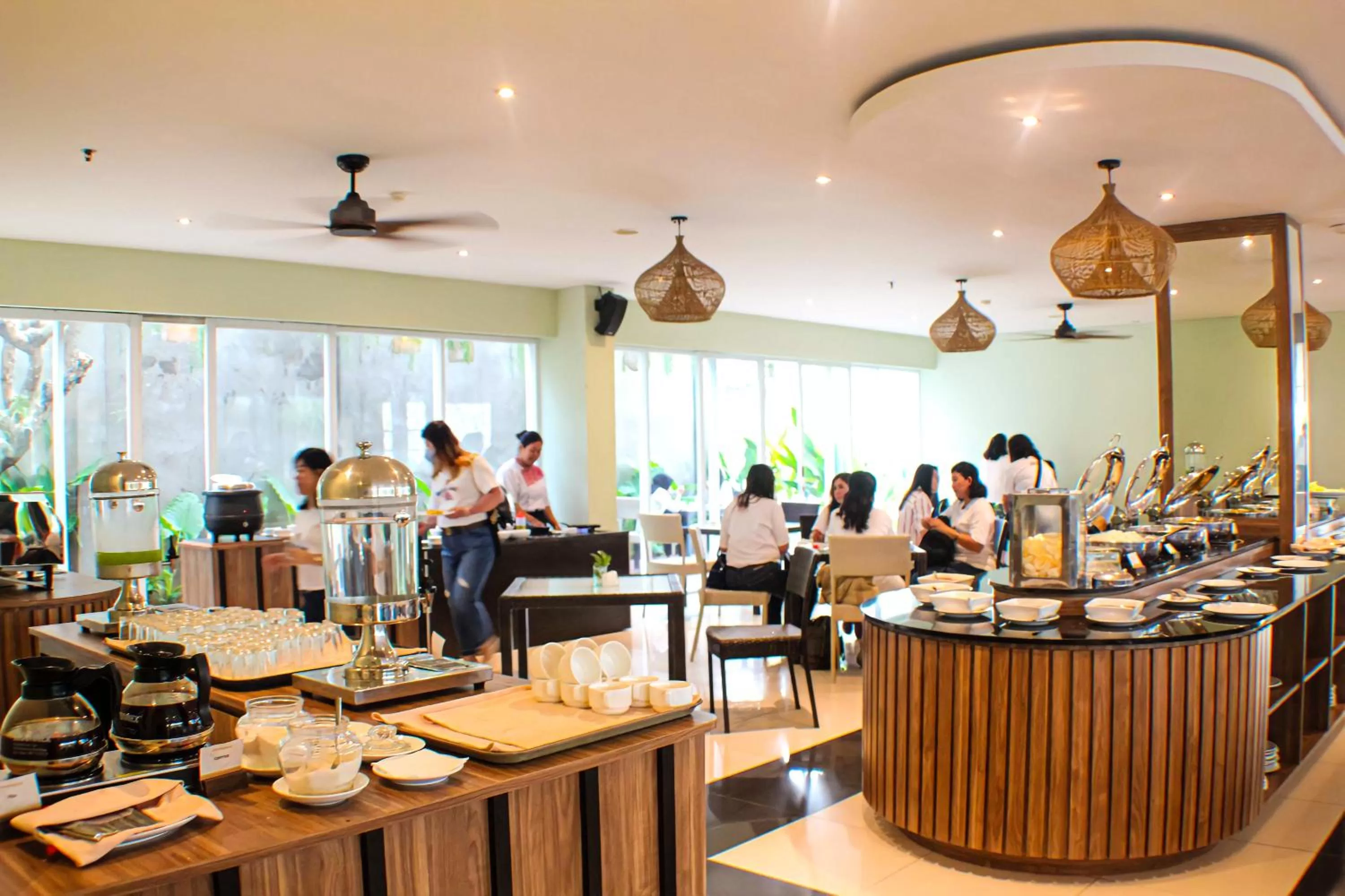 Restaurant/places to eat in Crystalkuta Hotel - Bali