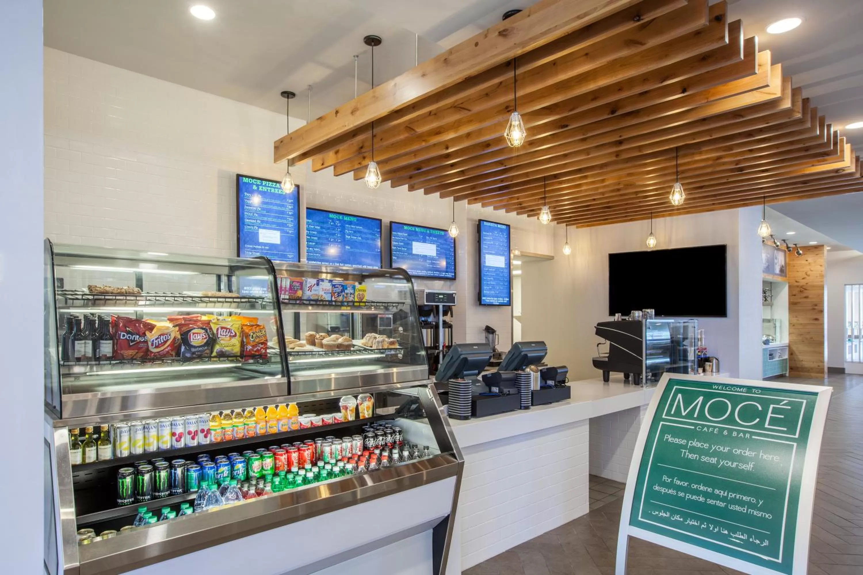 Restaurant/places to eat in Holiday Inn Cleveland Clinic by IHG