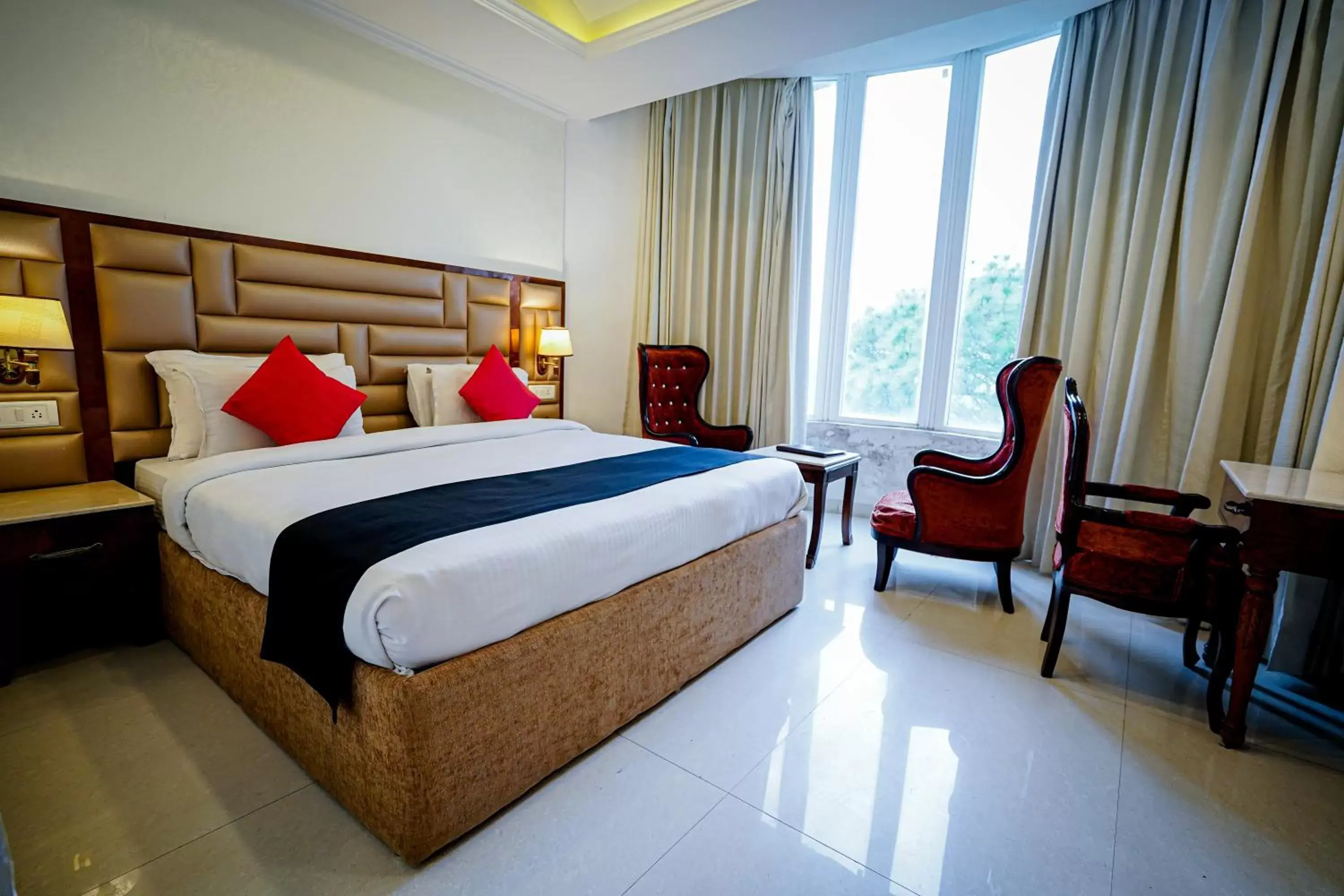 Deluxe Room in The Royal Castle AC Centralized Deluxe Room in The Royal Castle AC Centralized