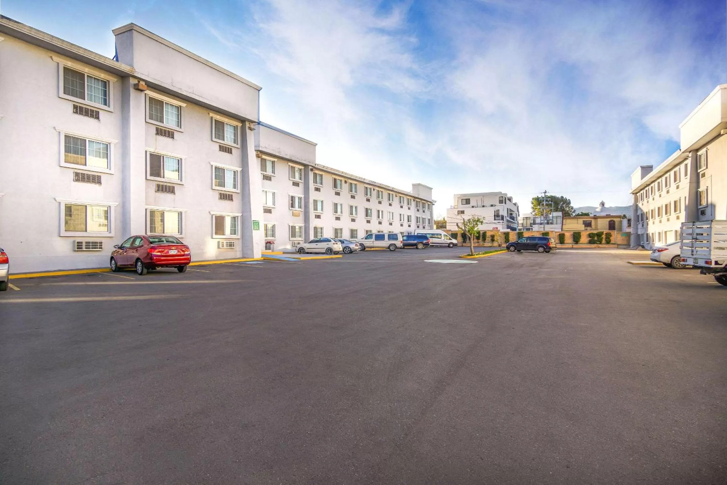 Property building, Neighborhood in Quality Inn & Suites Saltillo Eurotel