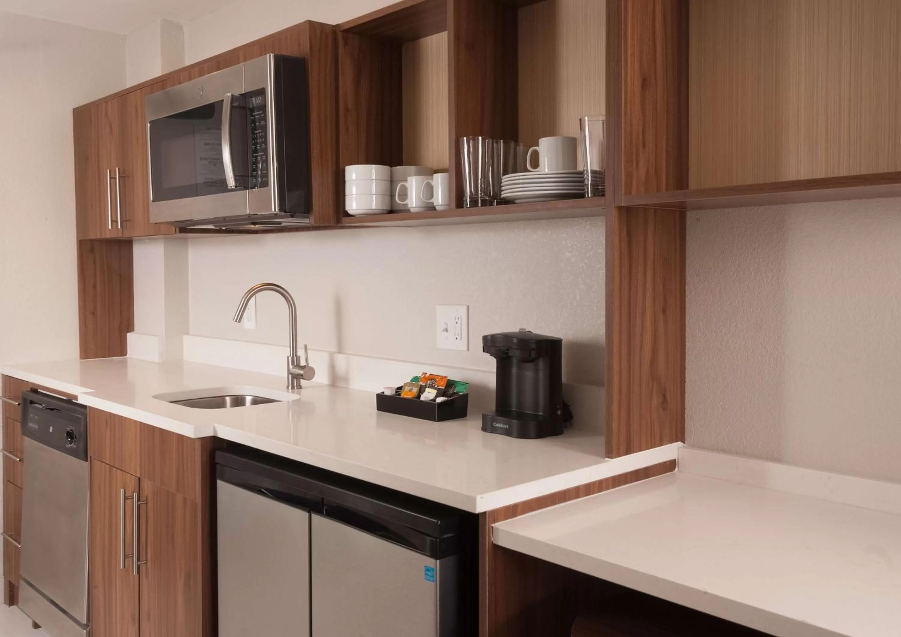 Kitchen or kitchenette in Home2 Suites By Hilton Atlanta Perimeter Center
