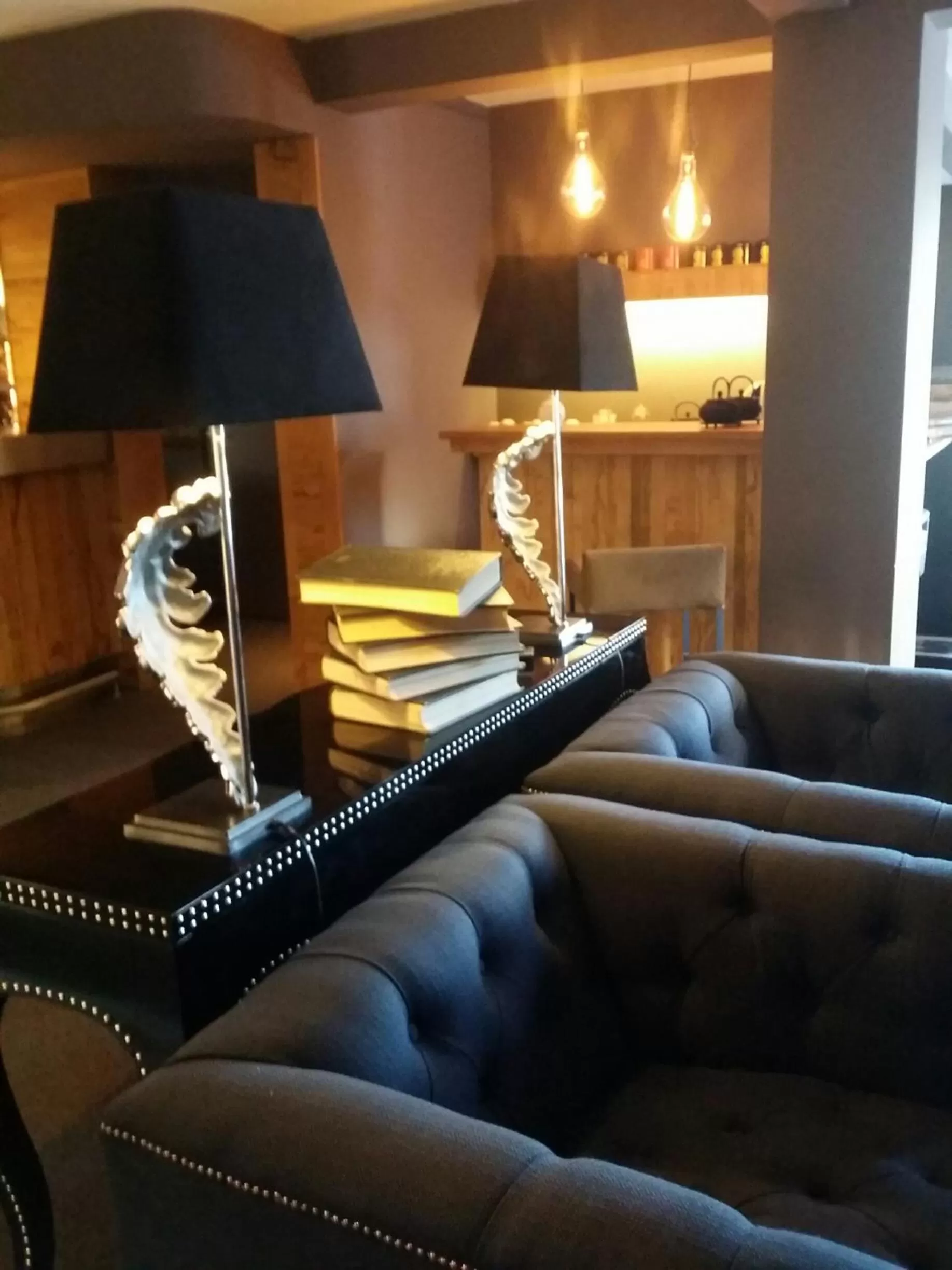 Lounge or bar in The Originals Boutique, Hôtel Marytel, Montbrison