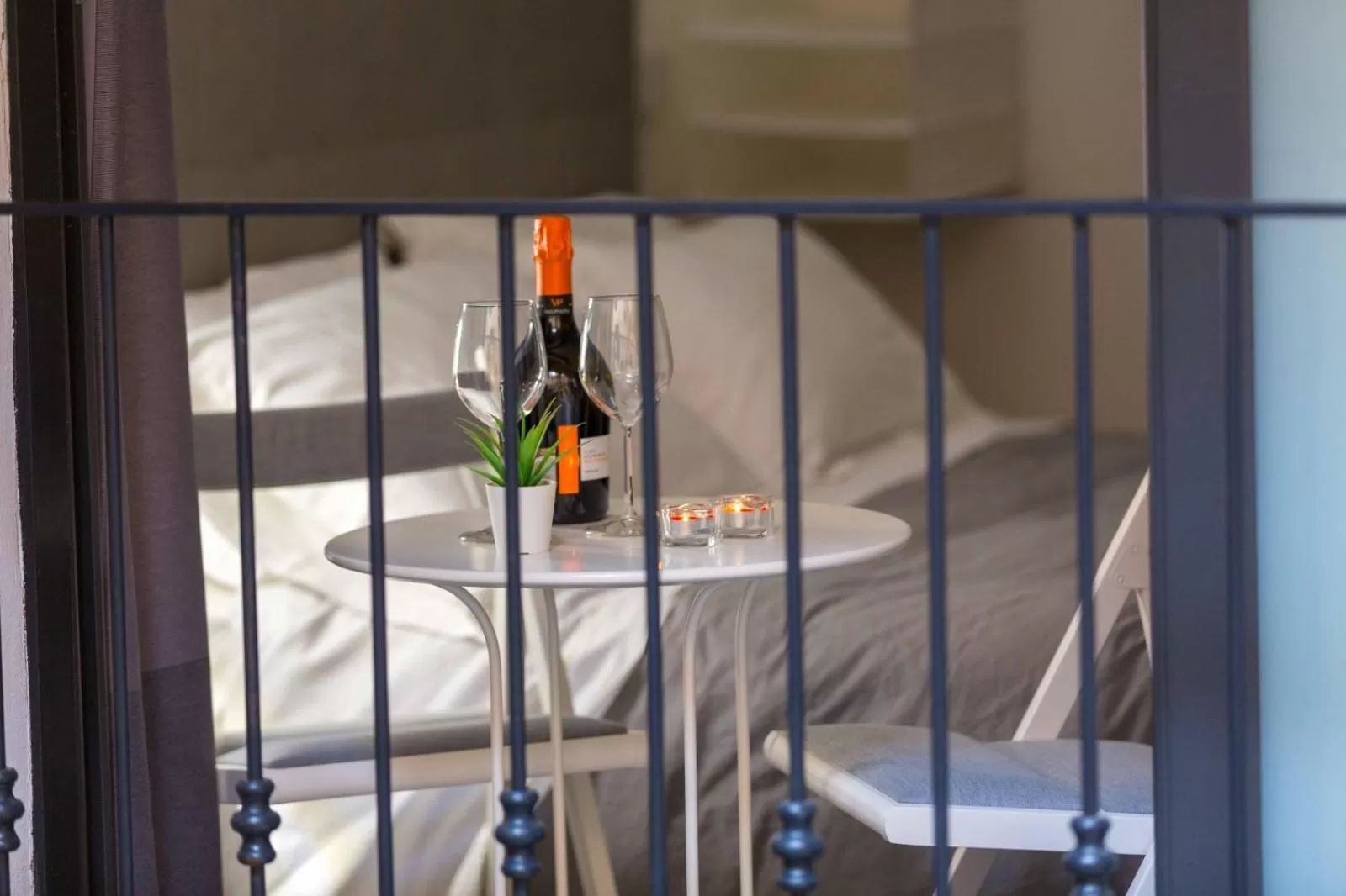 Decorative detail in ETNEA 208 LUXURY JACUZZI SUITE Catania