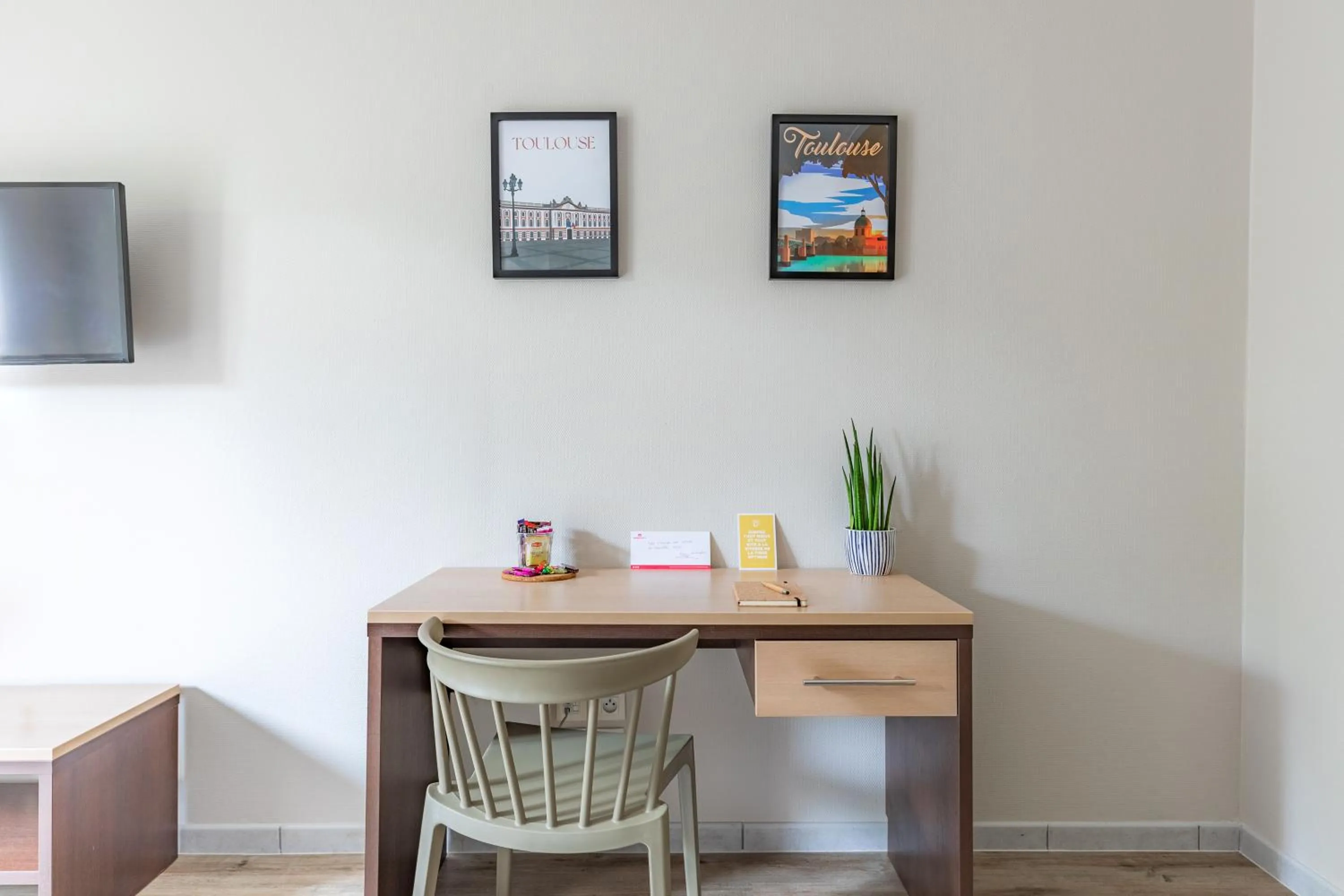 Seating area in Appart'City Classic Toulouse Colomiers