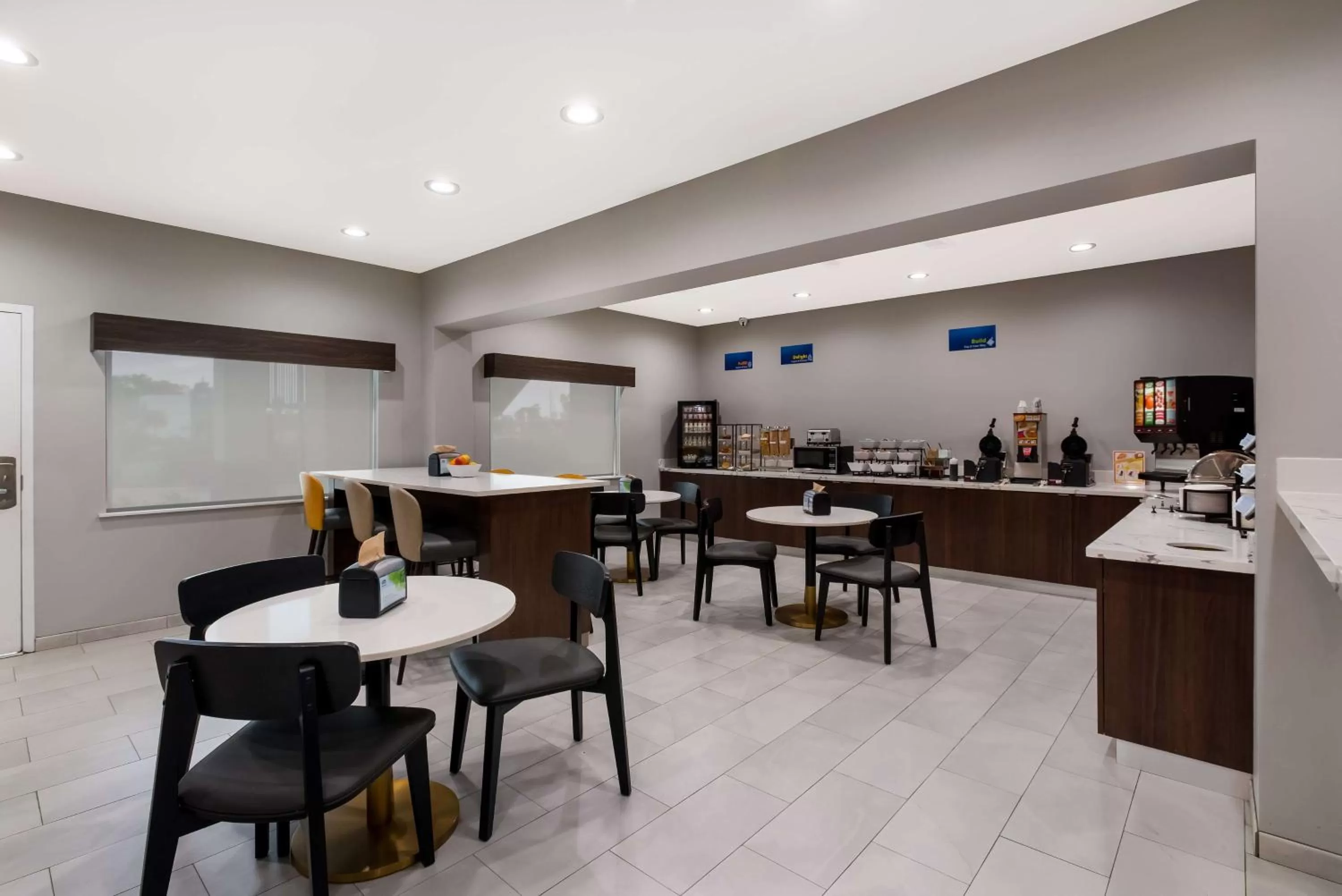 Breakfast in Best Western La Place Inn