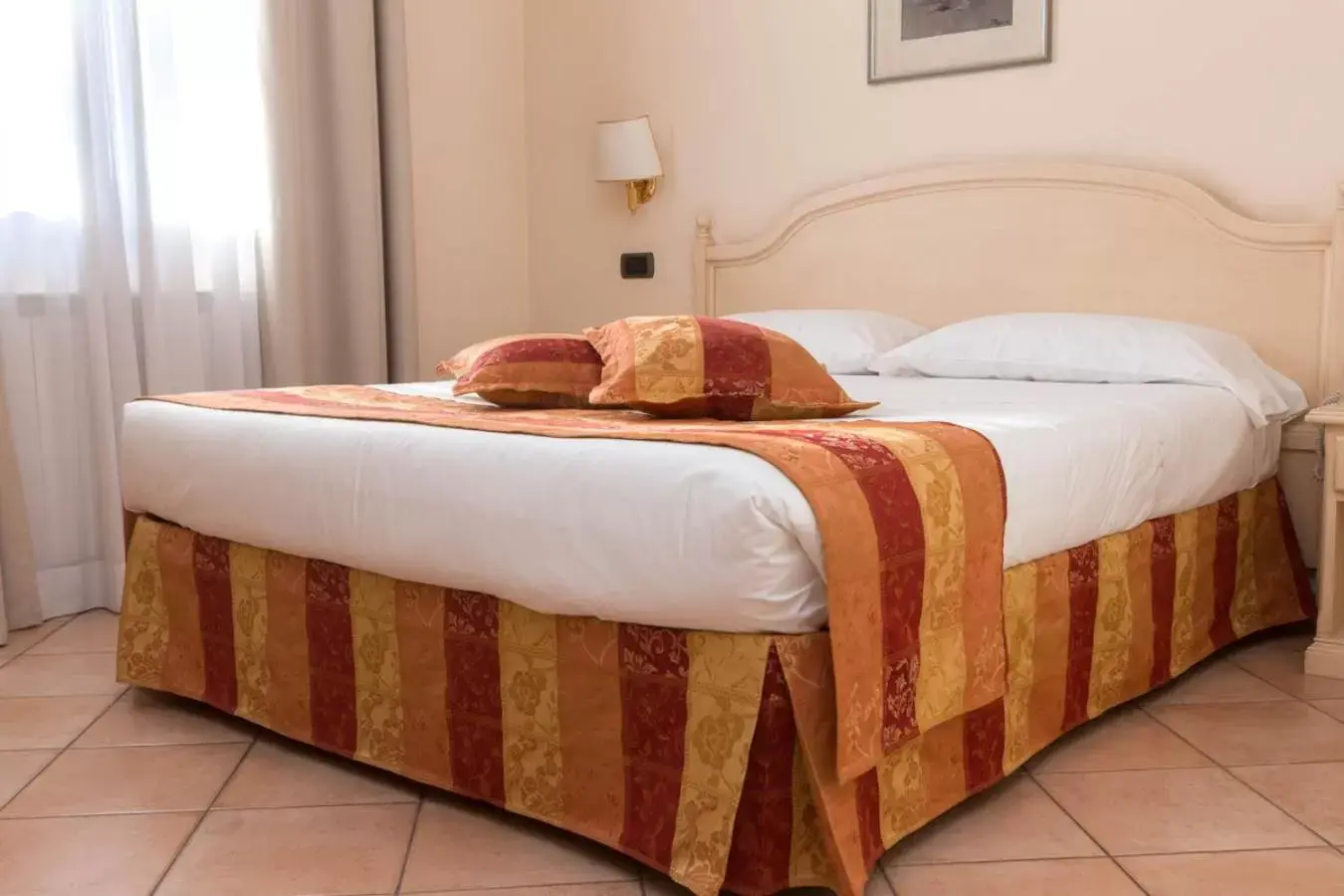 Comfort Double or Twin Room in Hotel Le Mura Comfort Double or Twin Room in Hotel Le Mura