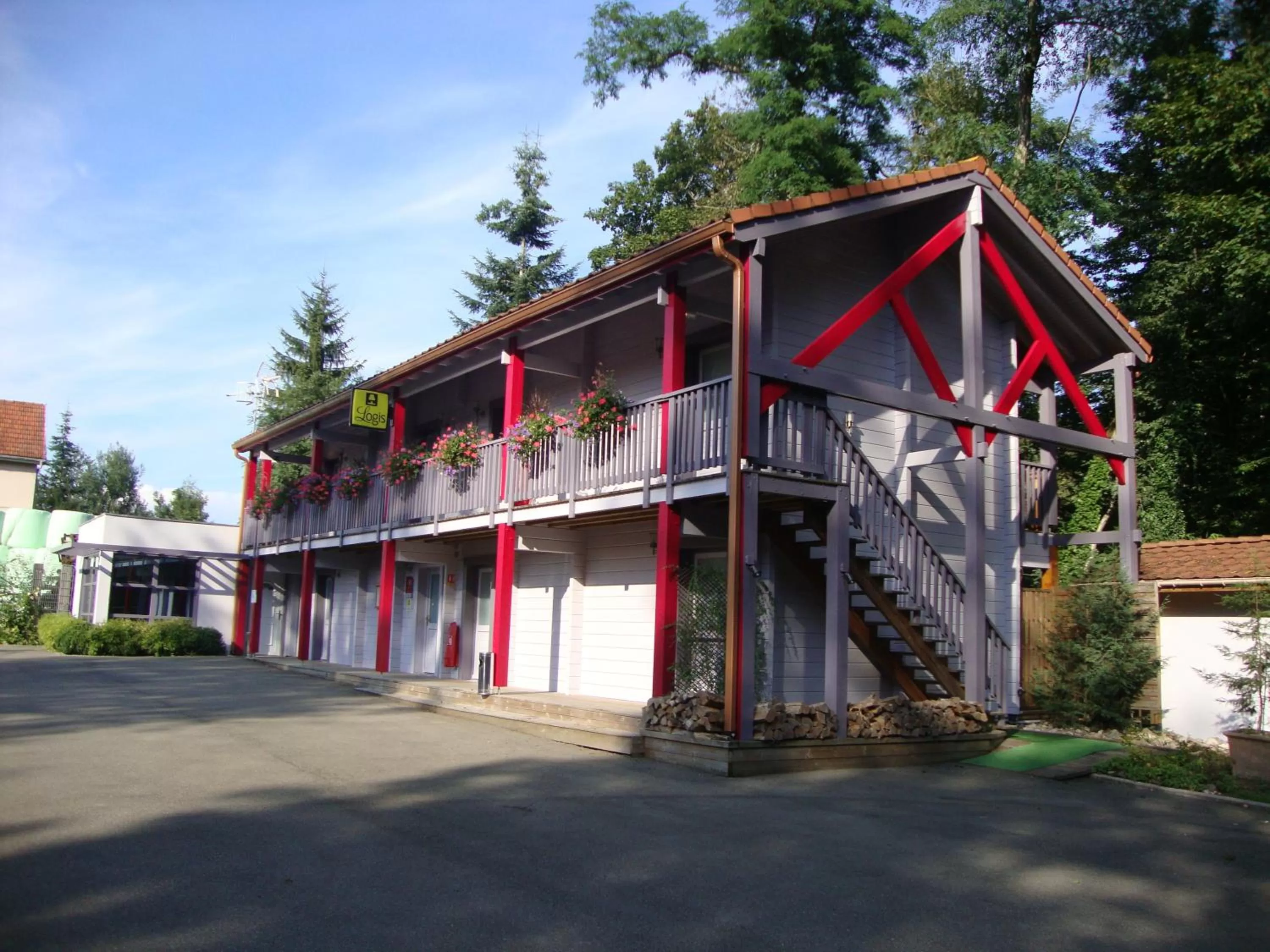 Facade/entrance, Property Building in L'Etable Gourmande