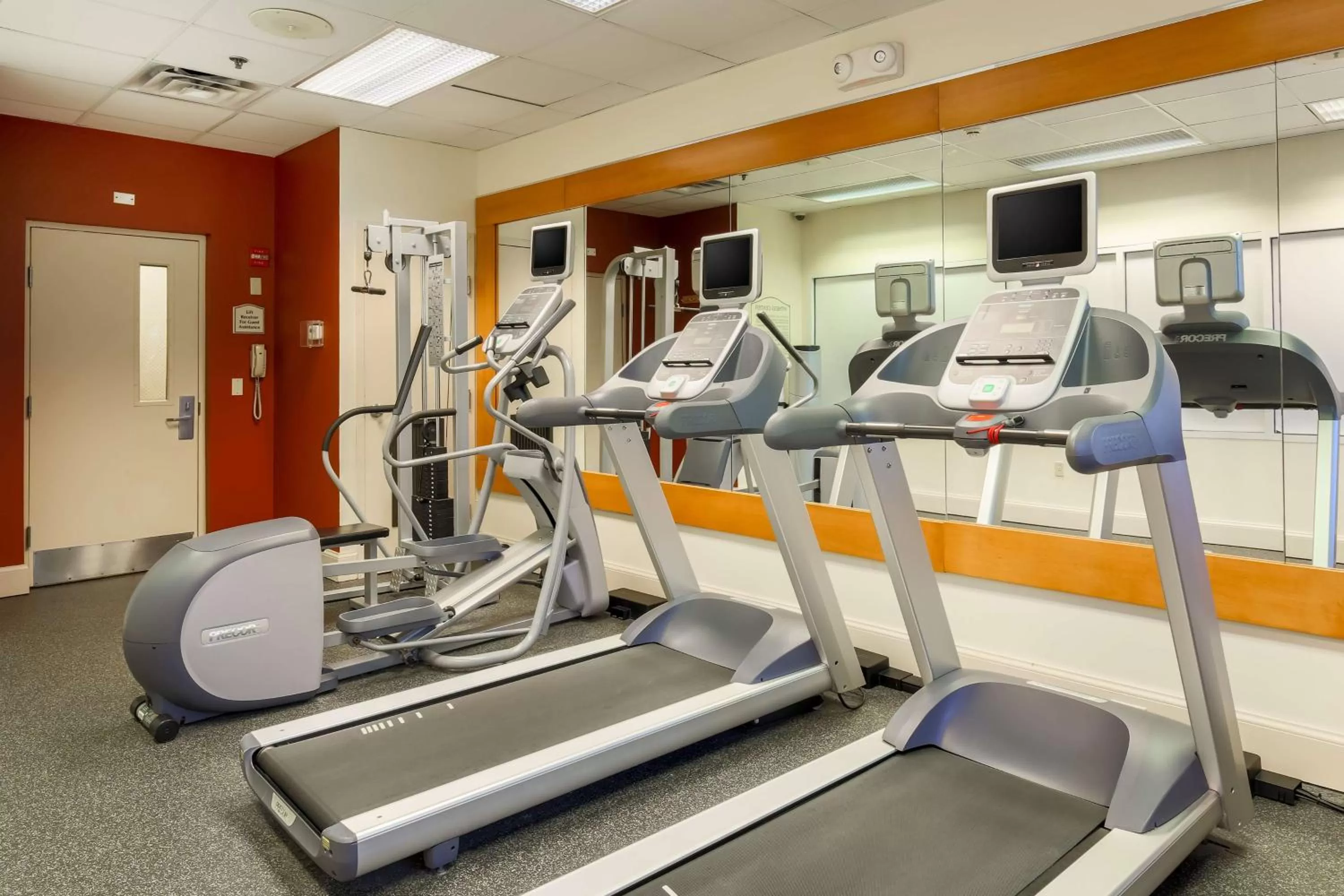 Fitness centre/facilities in Hilton Garden Inn Nanuet