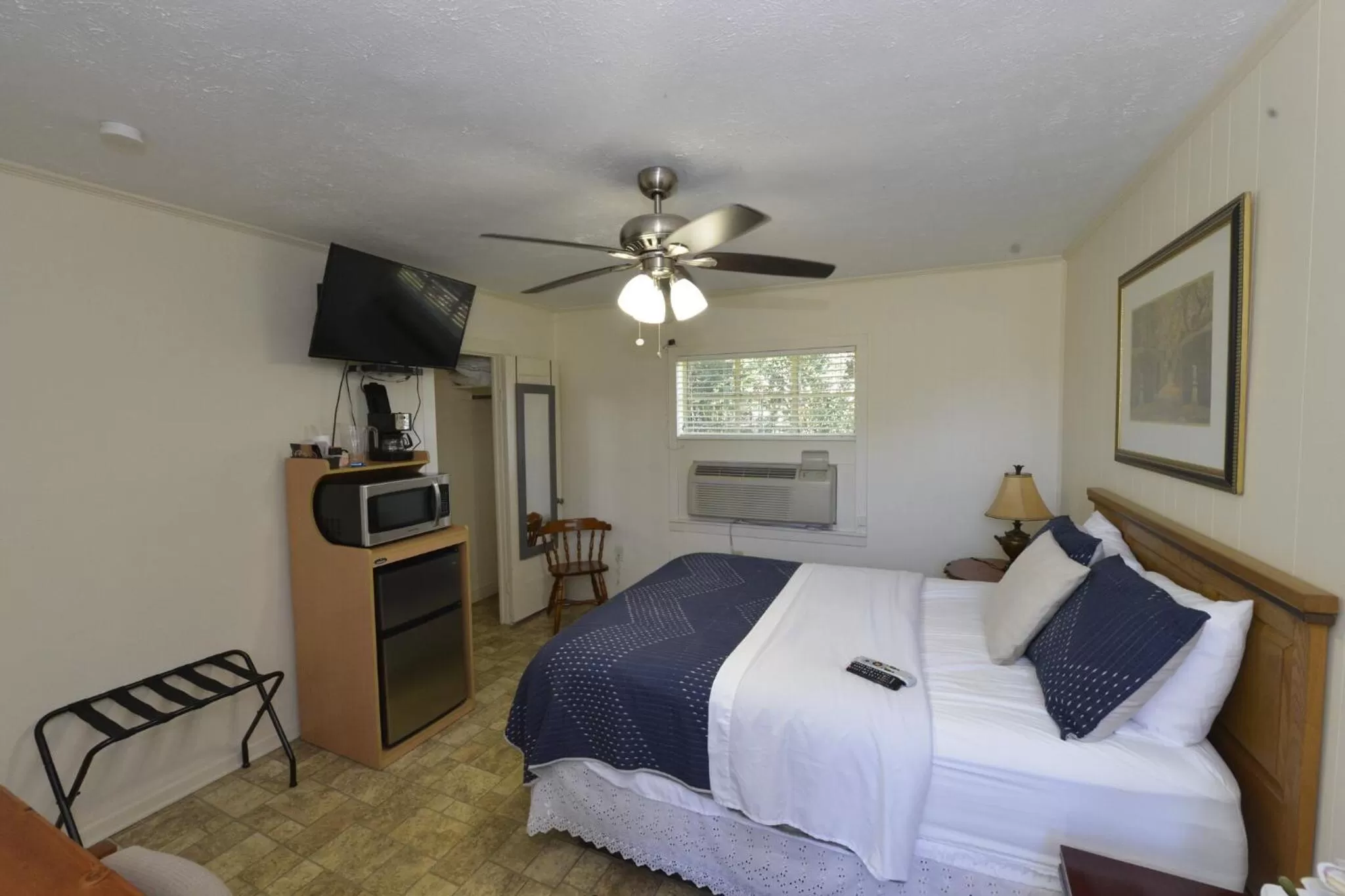 Bed in Shiner Country Inn