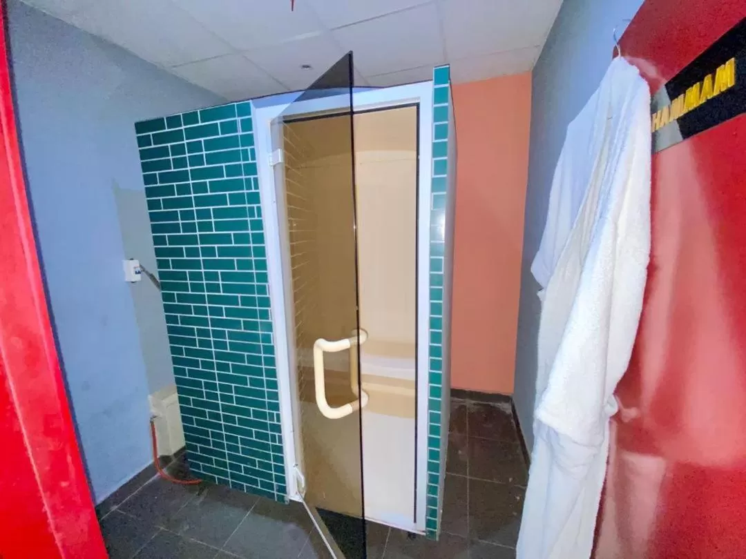 Spa and wellness centre/facilities, Bathroom in Fini Hotel Bobende