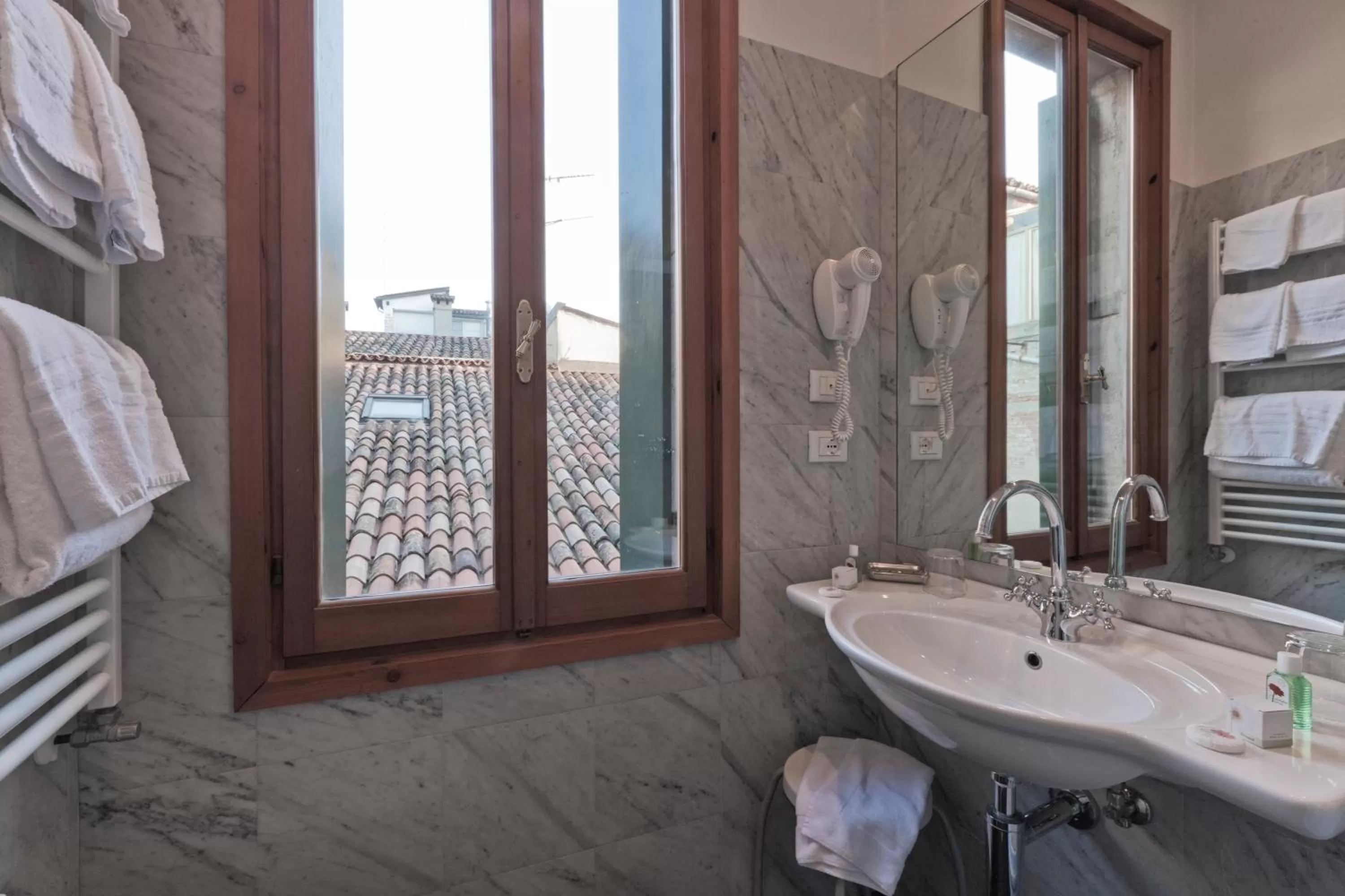 Shower in Palazzo Cendon Piano Antico