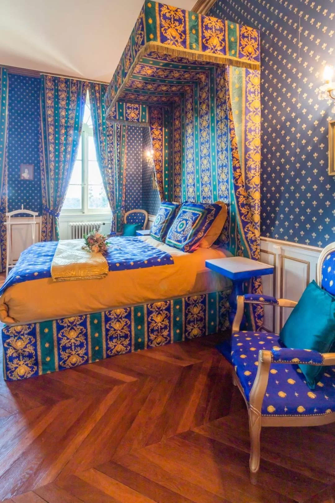 Bed in Chateau du Hallay