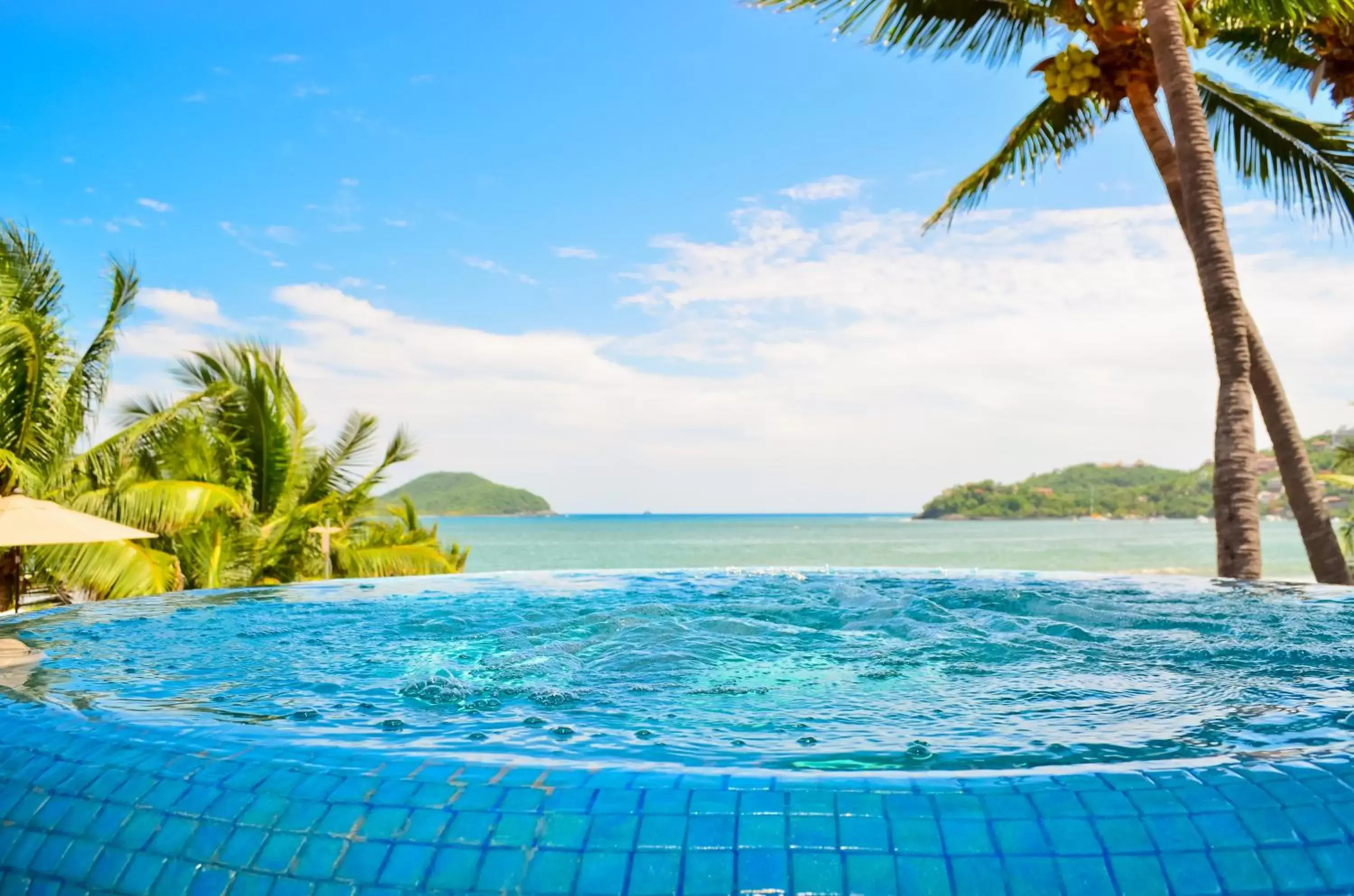Junior Suite with Hot Tub in Arena Suites Junior Suite with Hot Tub in Arena Suites