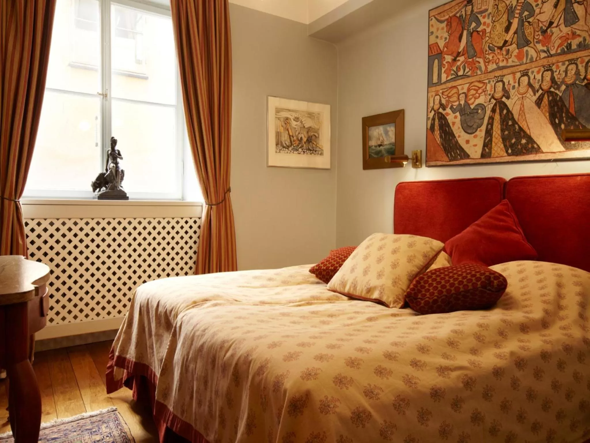 Bed in Victory Apartments