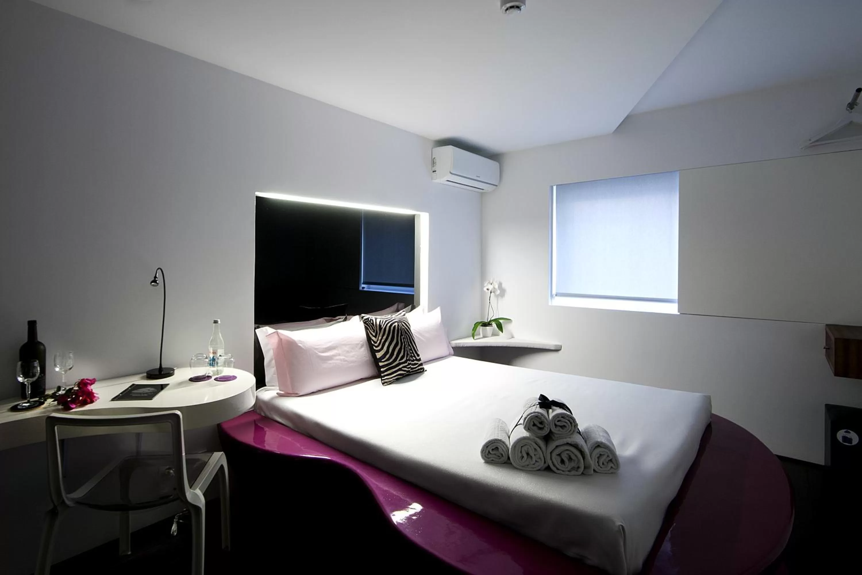 Photo of the whole room, Bed in Absoluto Design Hotel