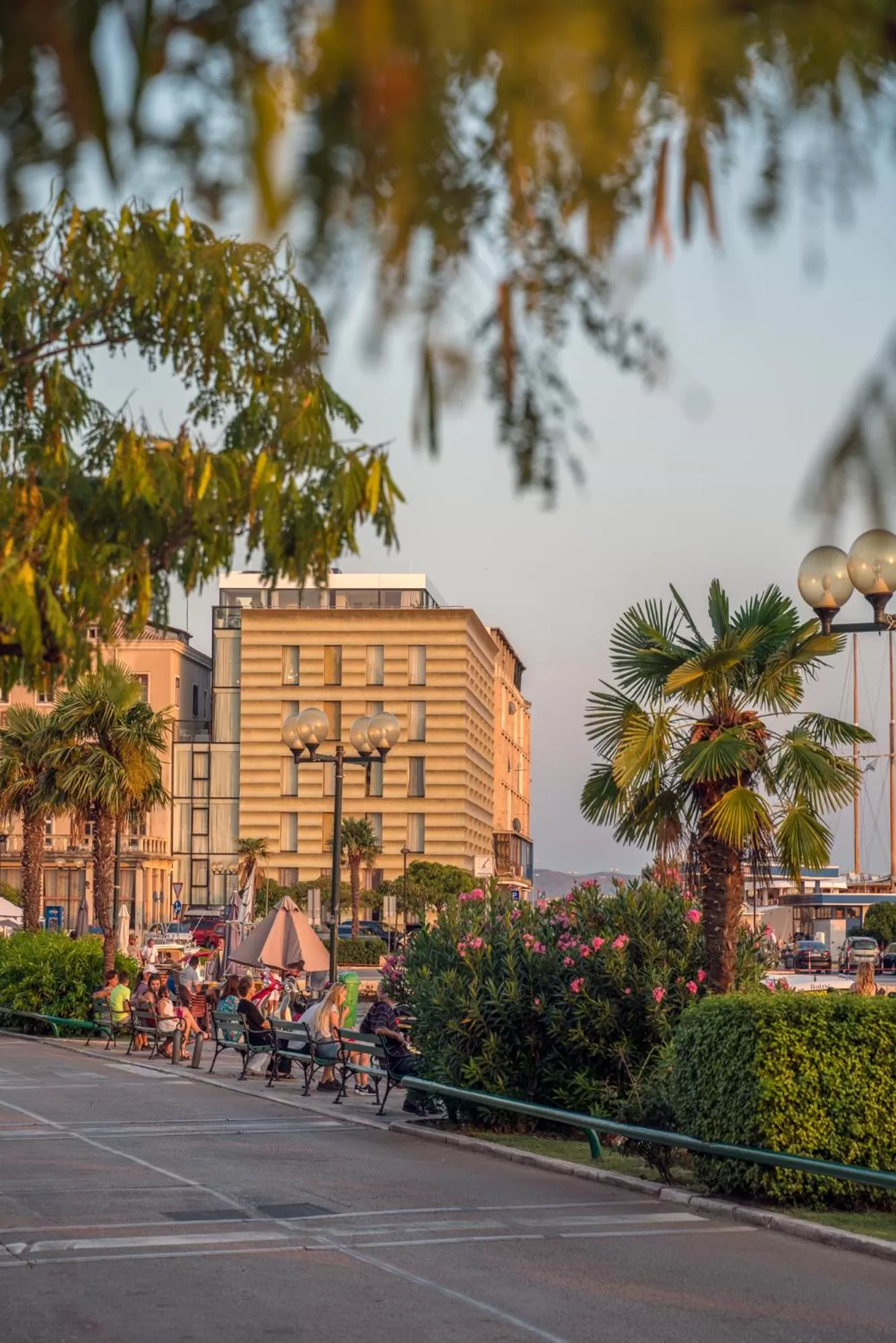 Neighbourhood in Bellevue Superior City Hotel