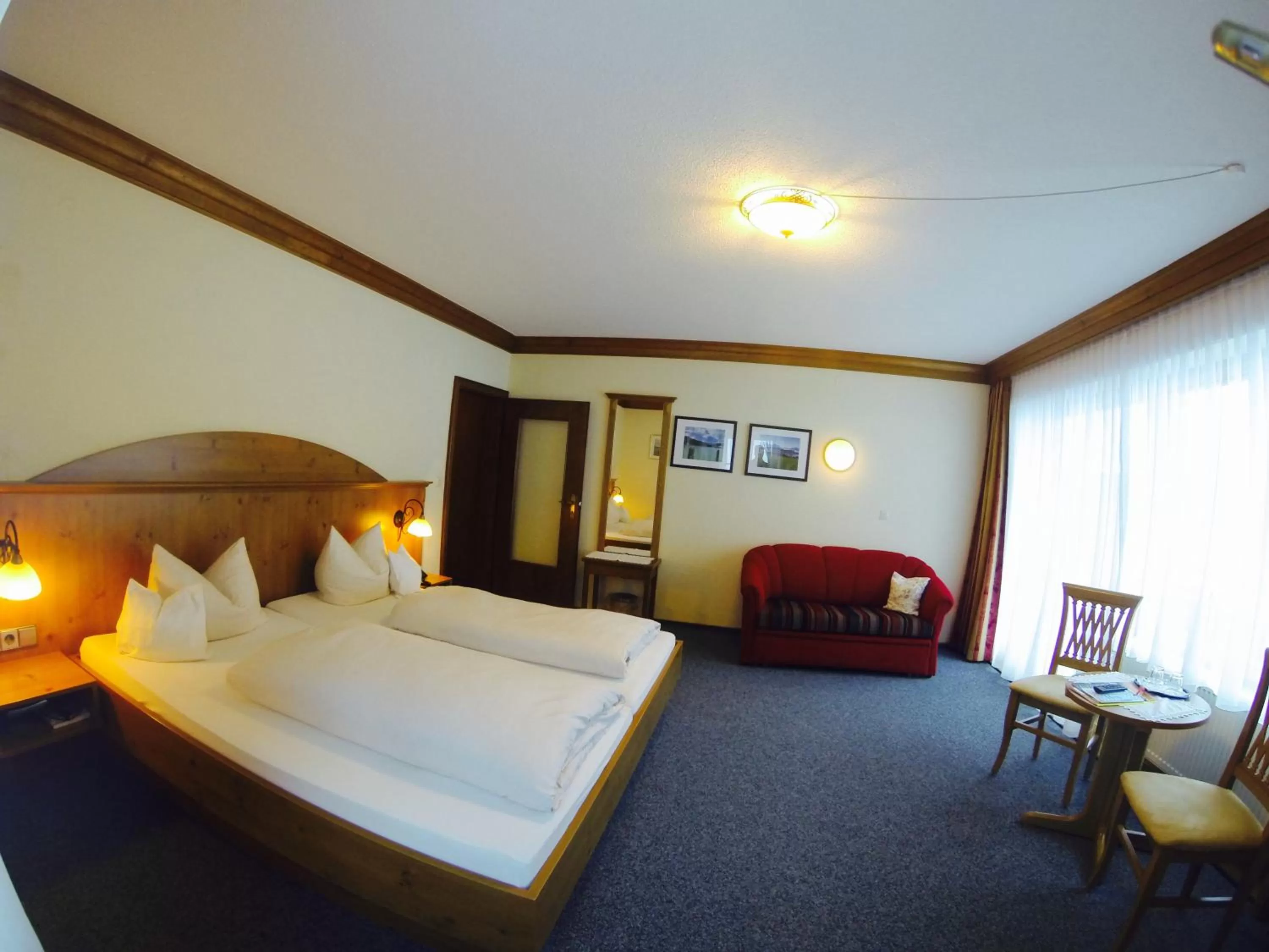 TV and multimedia, Bed in Aktivhotel & Gasthof Schmelz Ihr familienfreundliches Urlaubs Hotel mit Wellness Almsauna ab Februar Chiemgau Karte