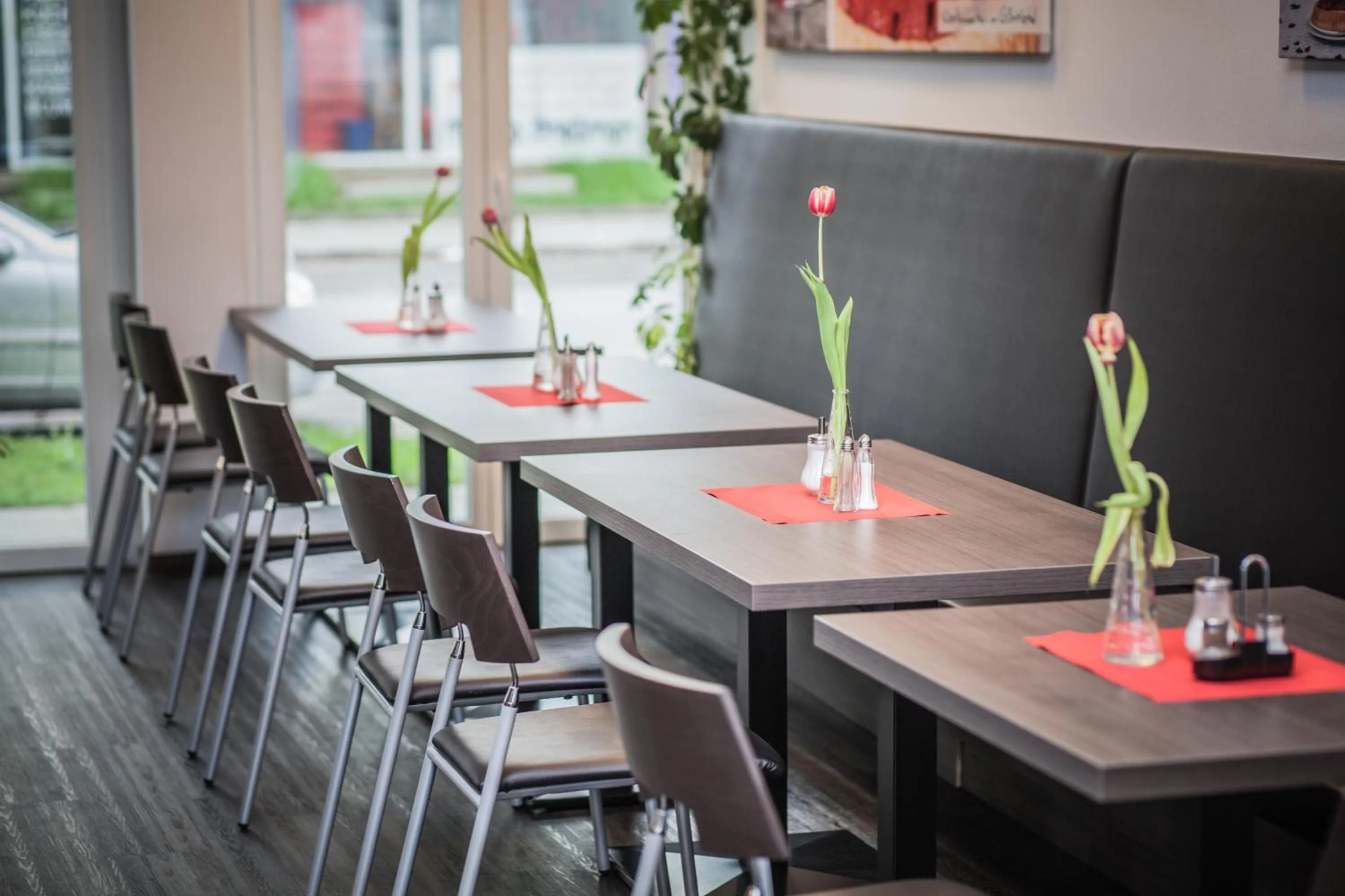 Restaurant/places to eat in GS Hotel