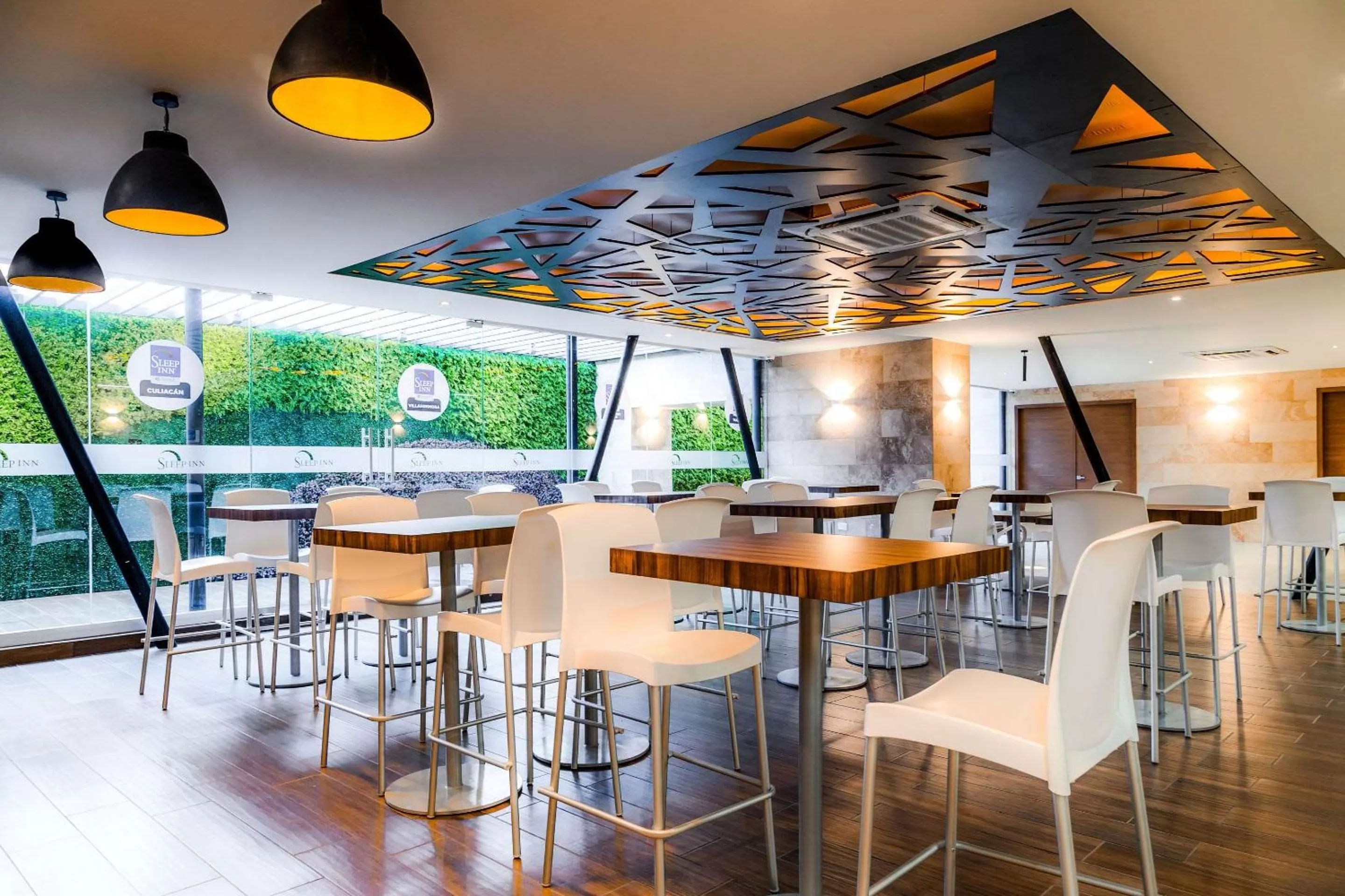 Restaurant/places to eat in Sleep Inn Villahermosa