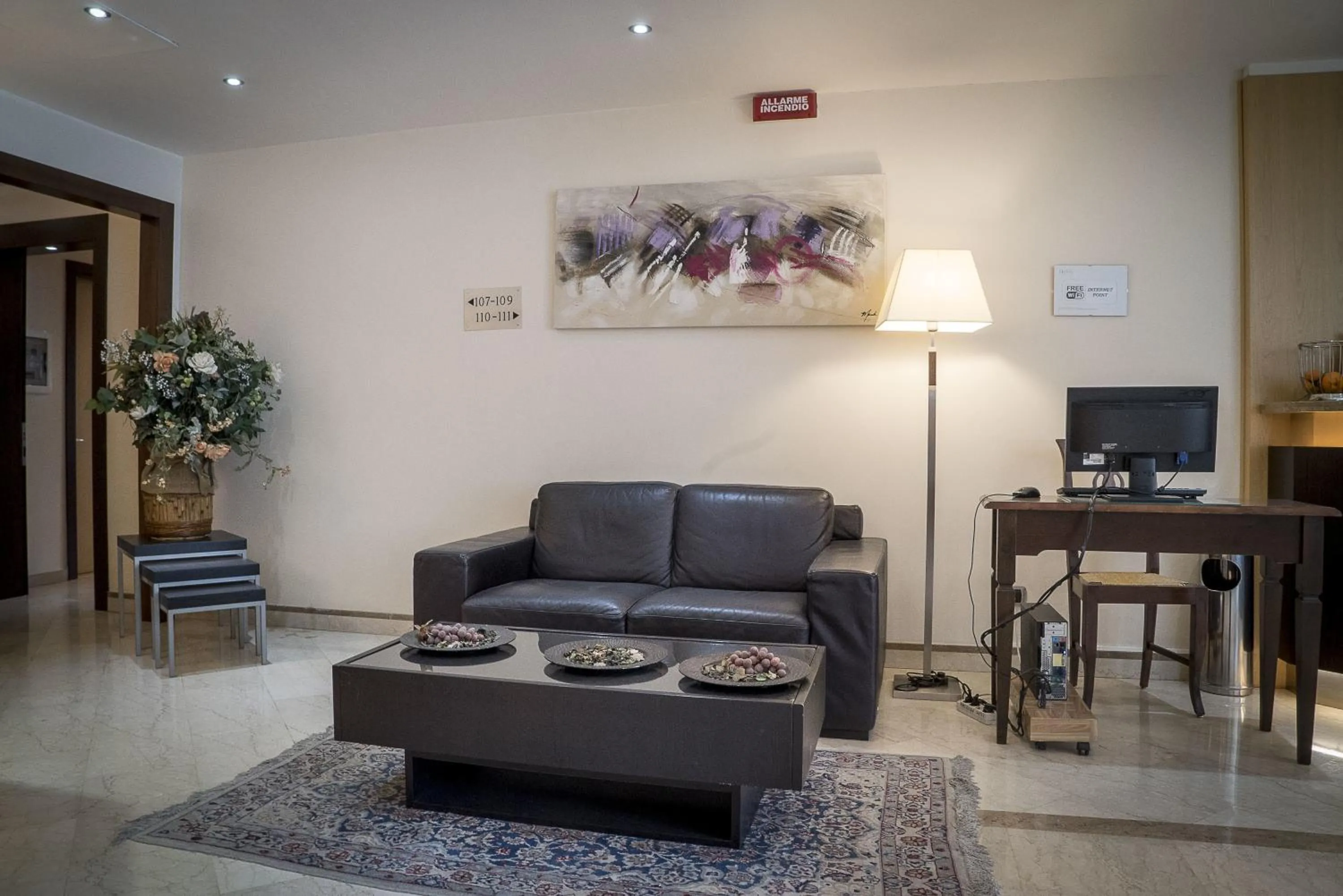 Lobby or reception in Suites & Residence Hotel