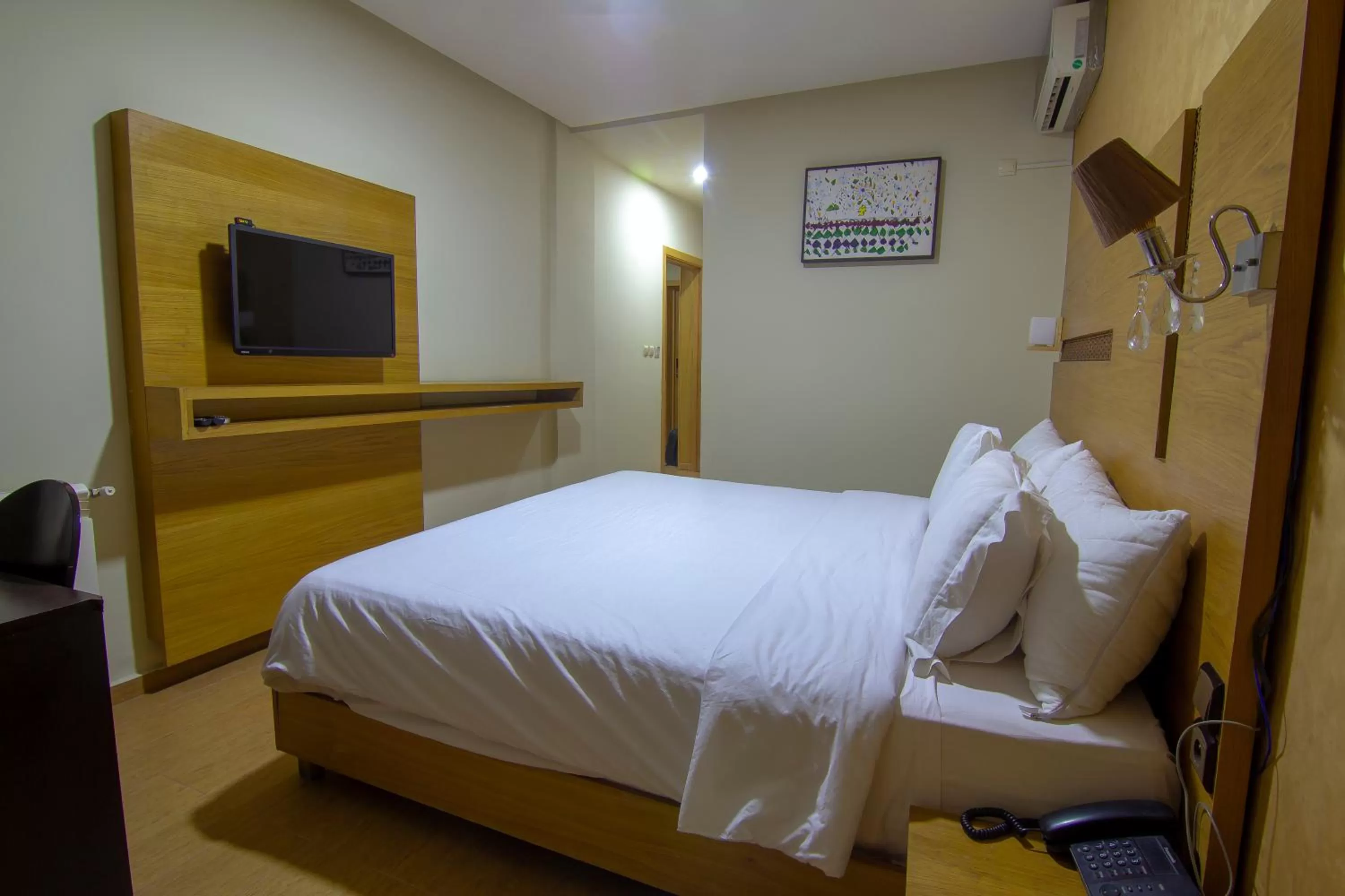 Communal lounge/ TV room, Bed in Hotel vallee ziz