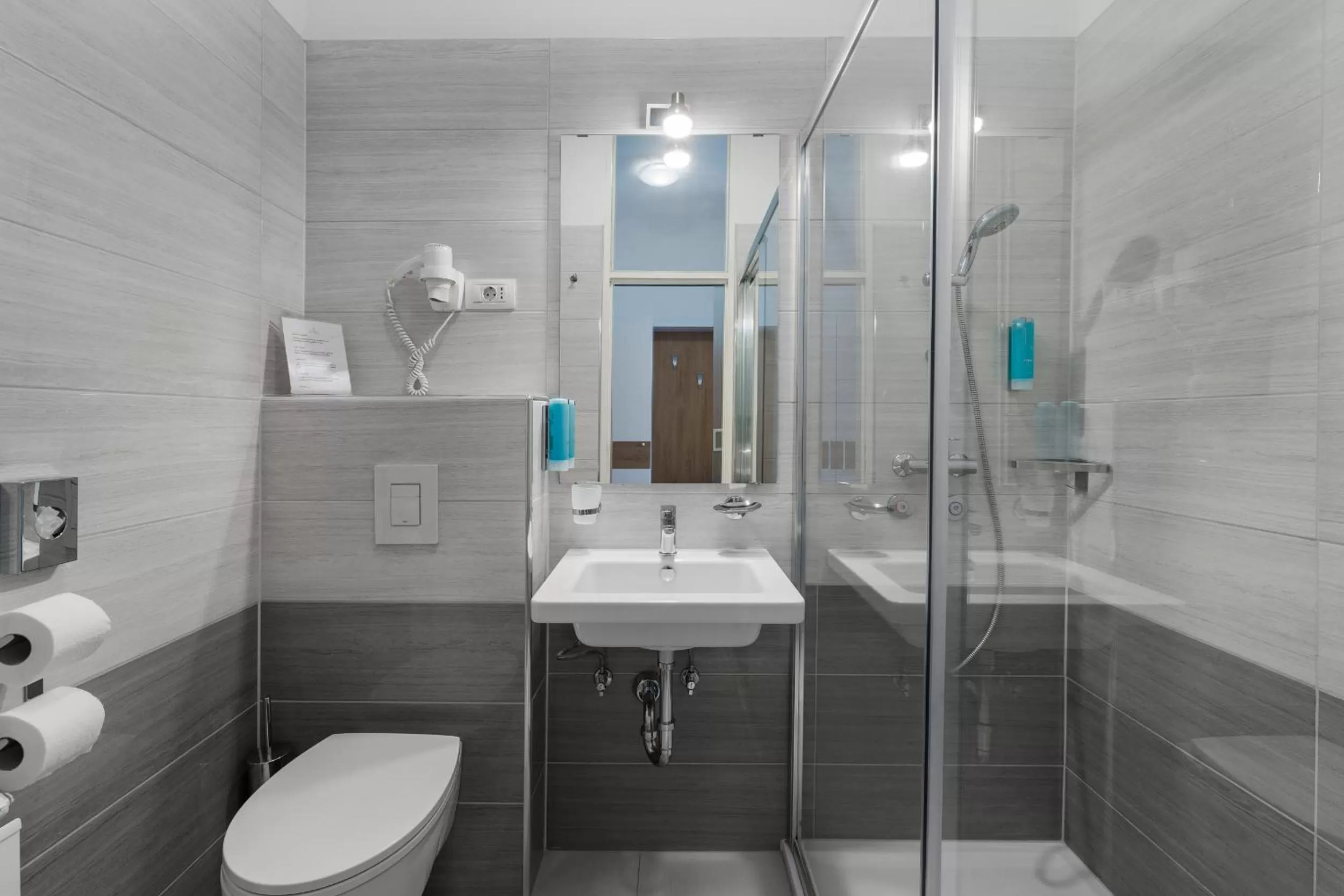 Shower in Hotel Dvorec