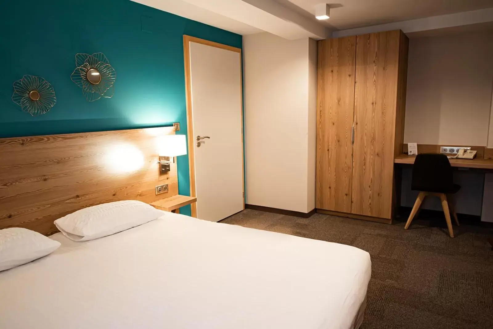 Double Room - Disability Access in L'AO Hôtel & Restaurant L'Aigle d'Or Double Room - Disability Access in L'AO Hôtel & Restaurant L'Aigle d'Or