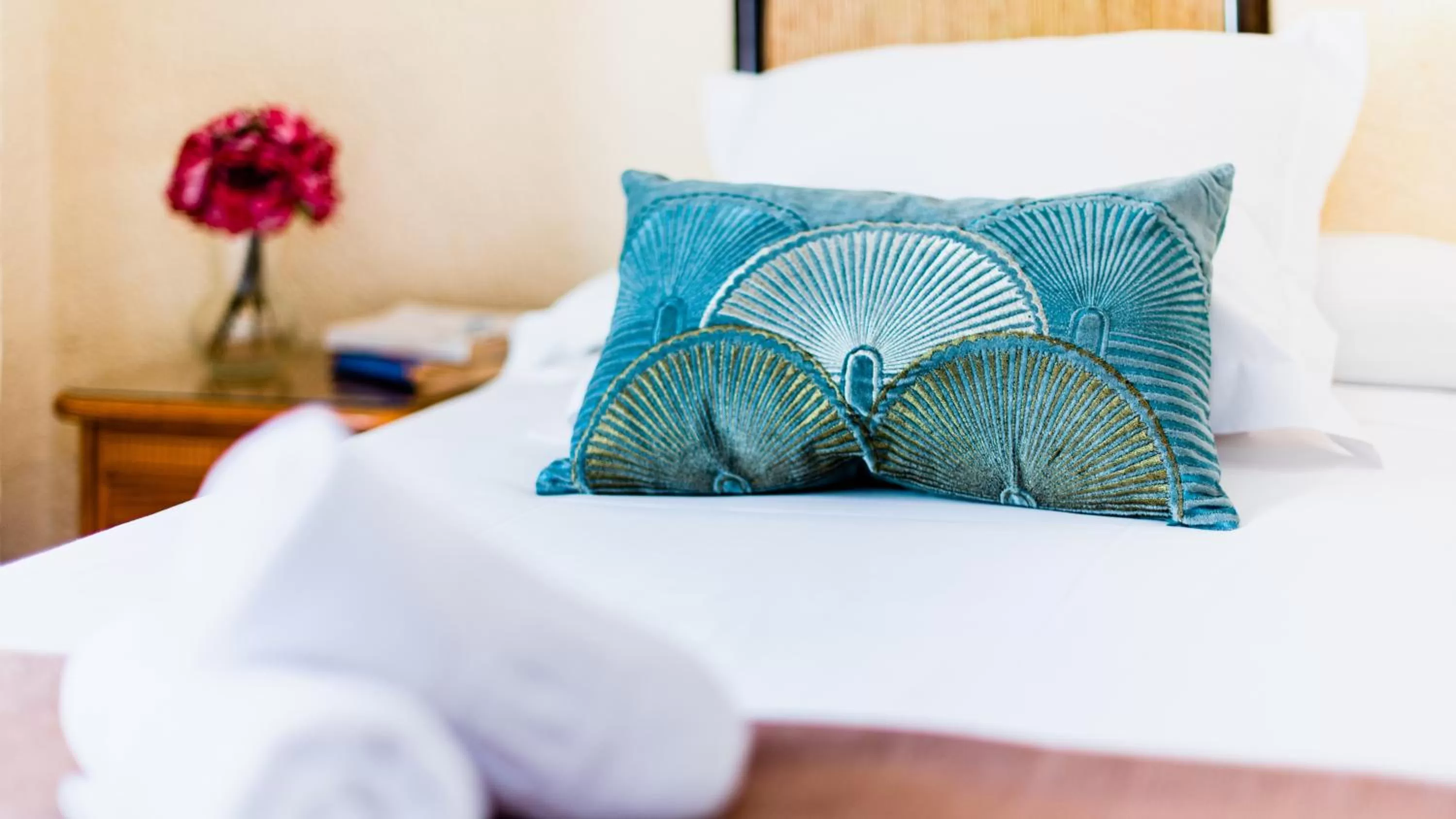 Bed in Hotel Eden Mar