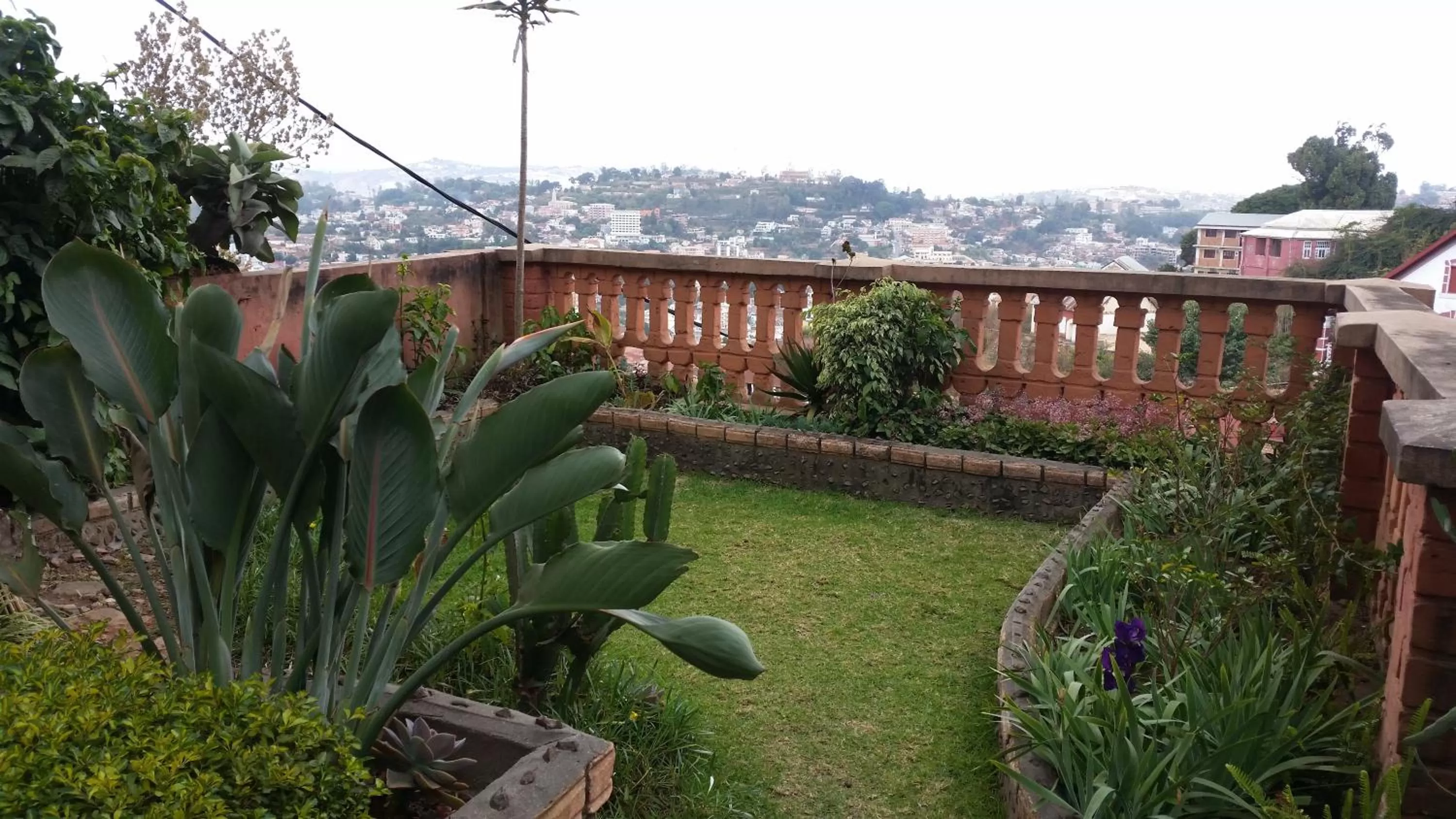 Garden in Relais De La Haute Ville Tana