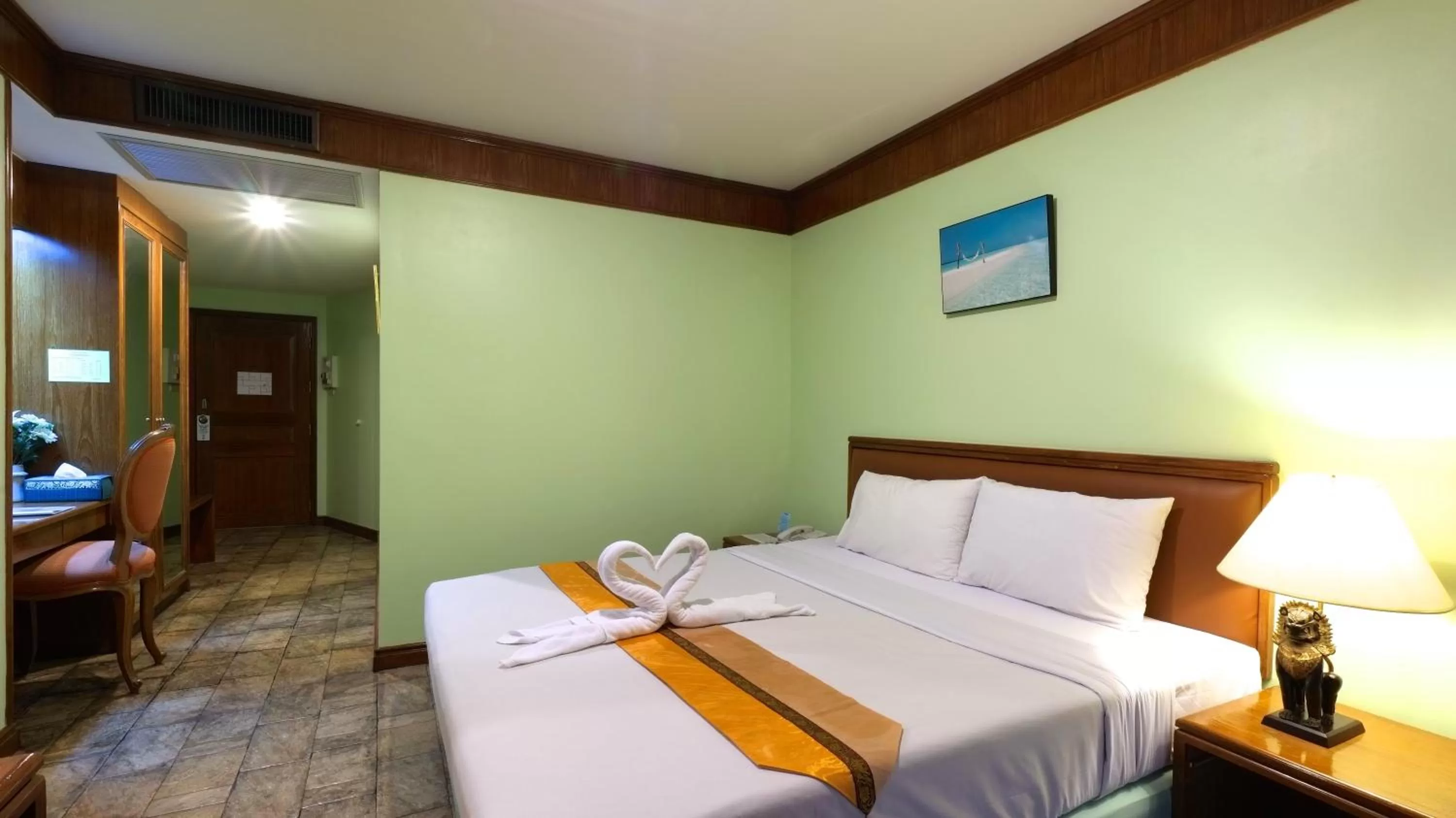 Bed in Silom Avenue Inn