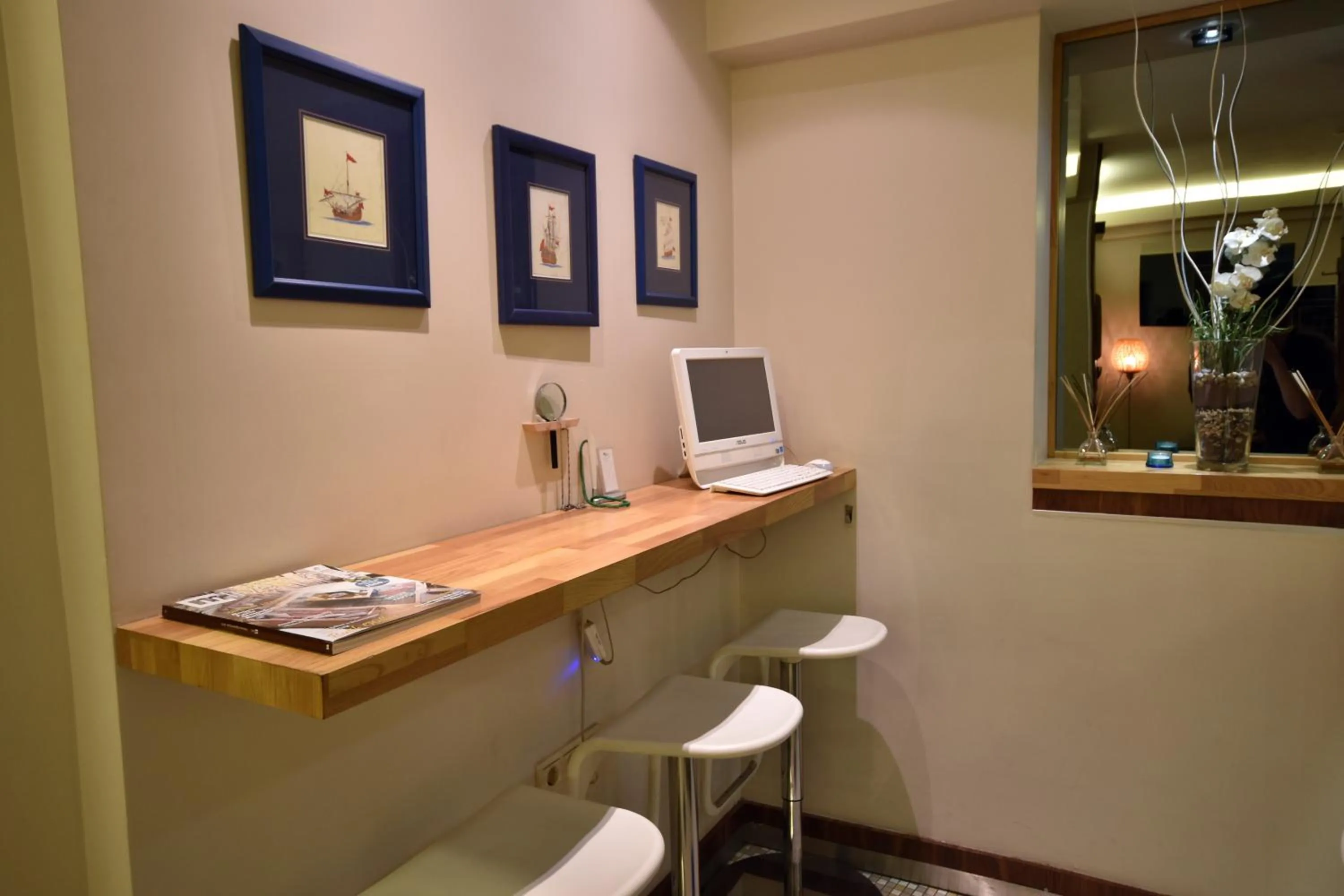 Lobby or reception in Elanaz Hotel