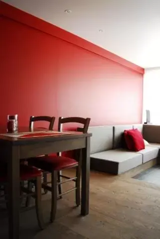 Comfort Double Room with Bath in B&B Het Schaliënhof Comfort Double Room with Bath in B&B Het Schaliënhof