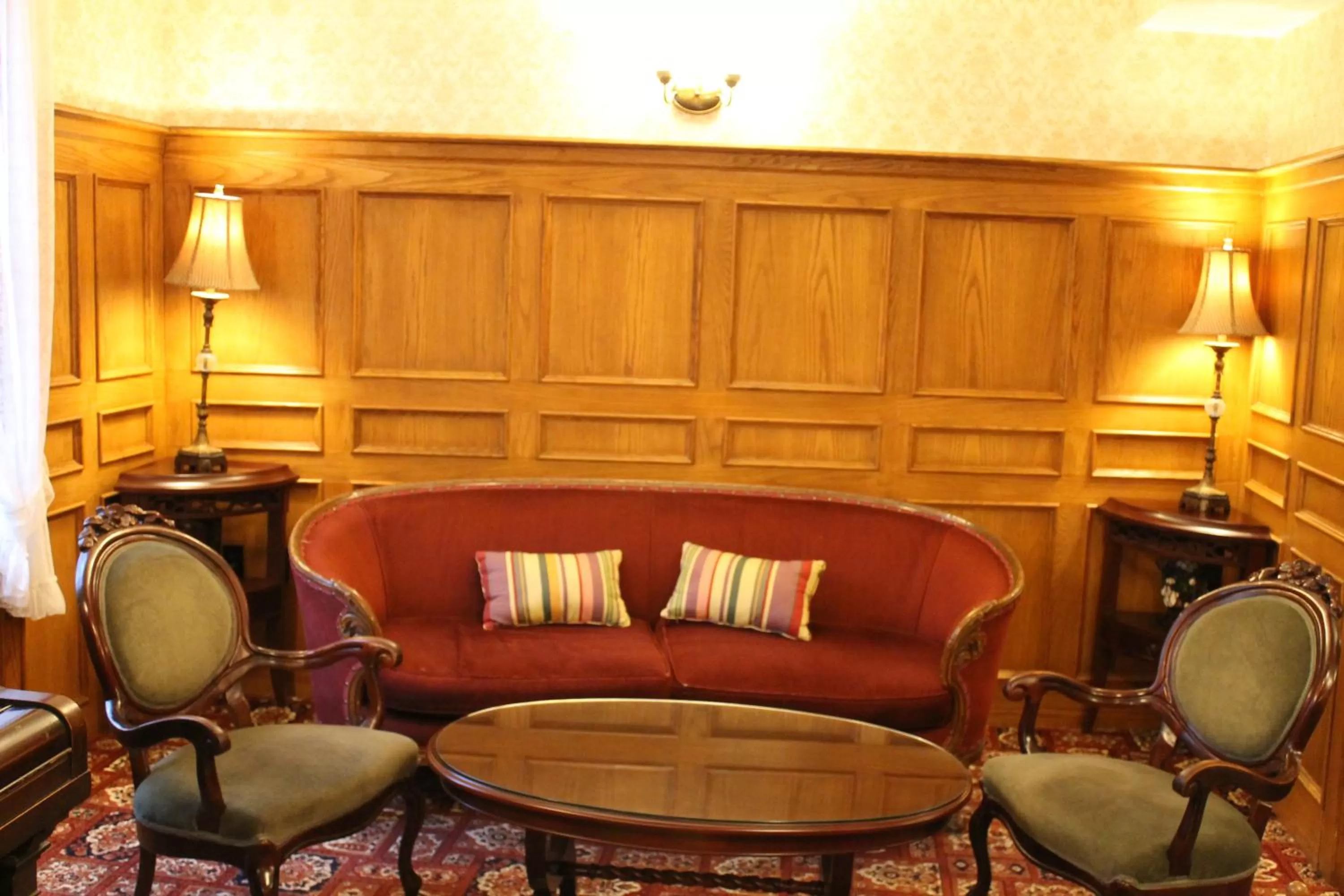 Lobby or reception in James Bay Inn Hotel, Suites & Cottage