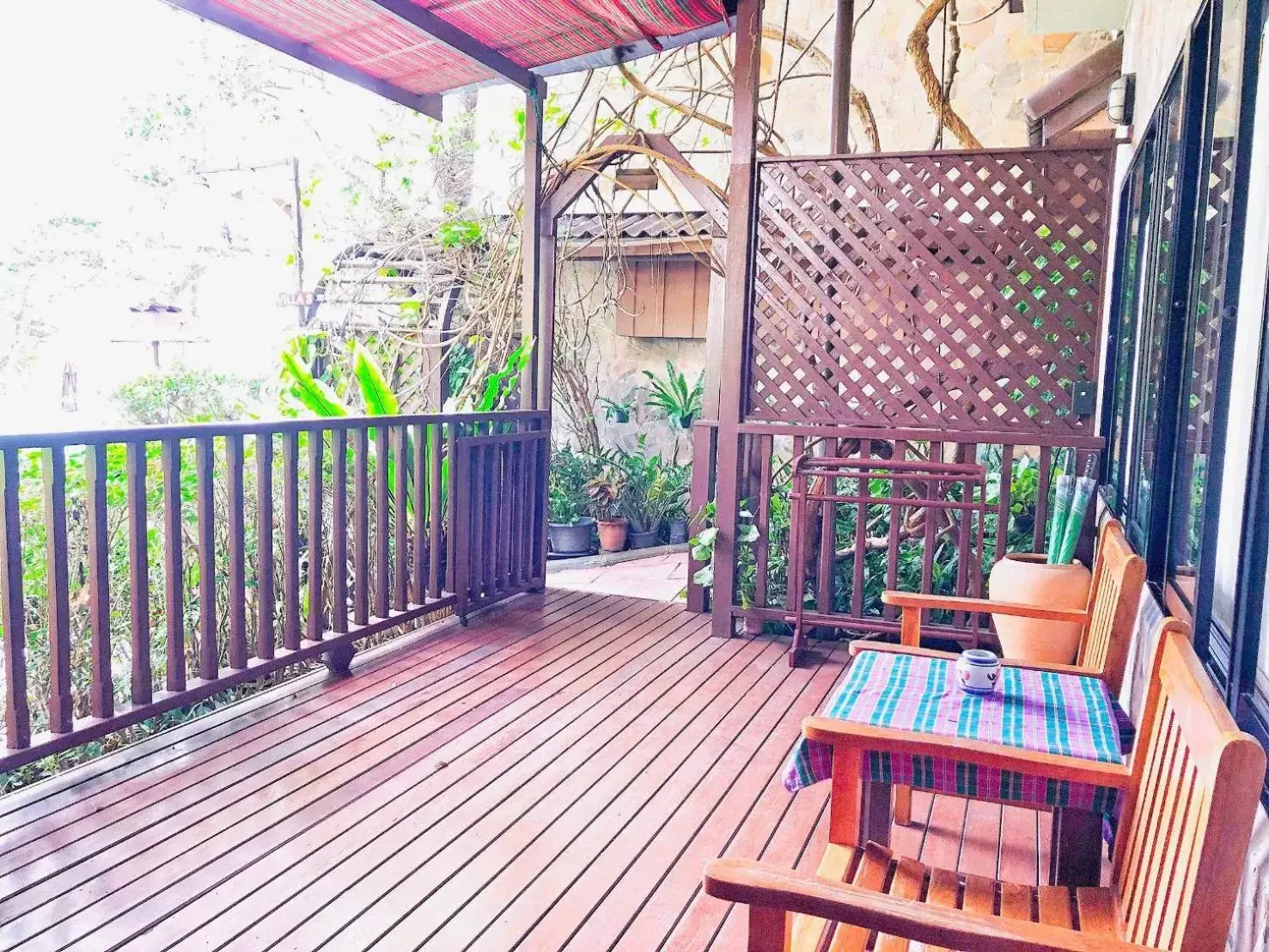 Poolside Junior Suite in Birds and Bees Resort Poolside Junior Suite in Birds and Bees Resort