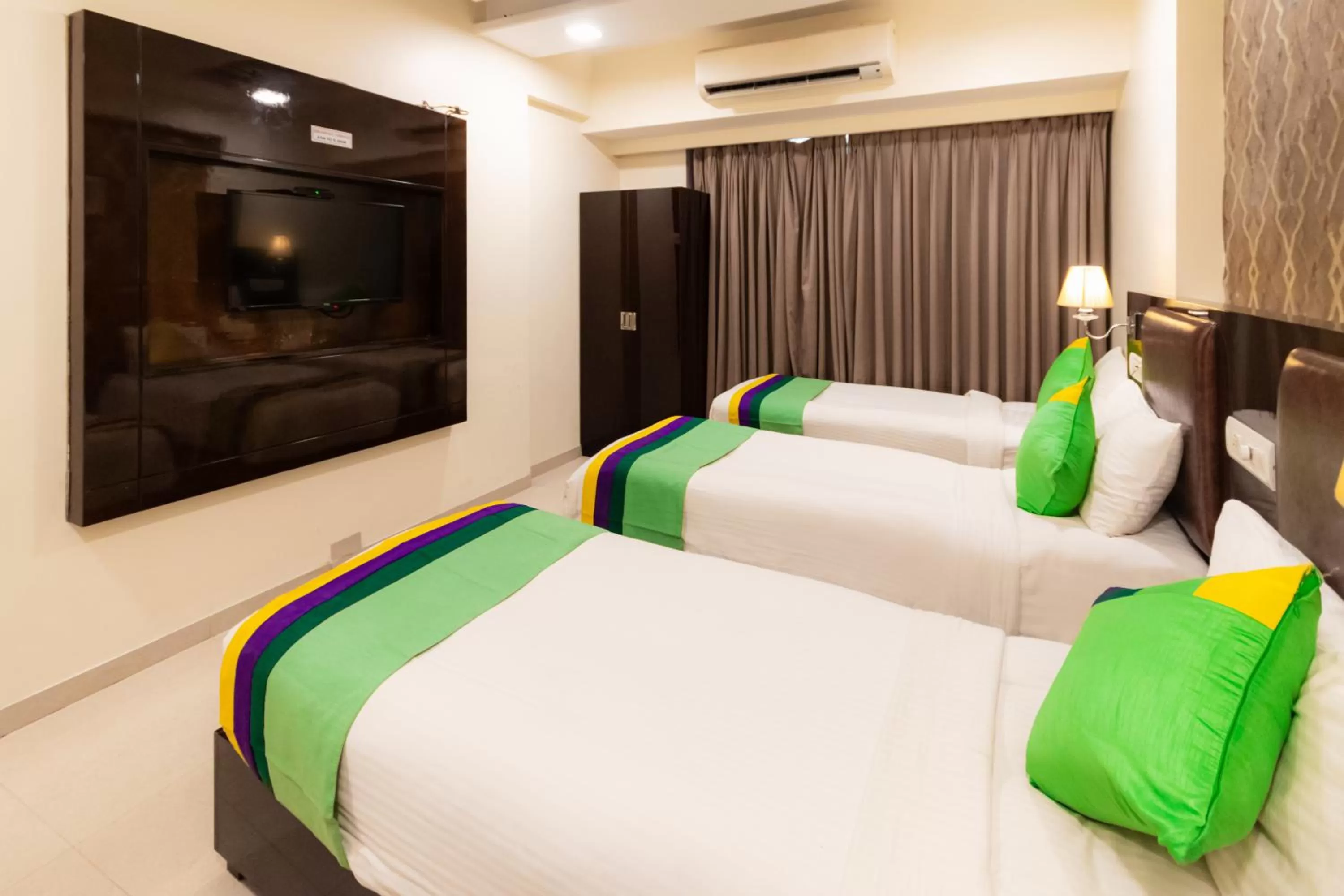 Deluxe Double Room - single occupancy in Laaiba Residency