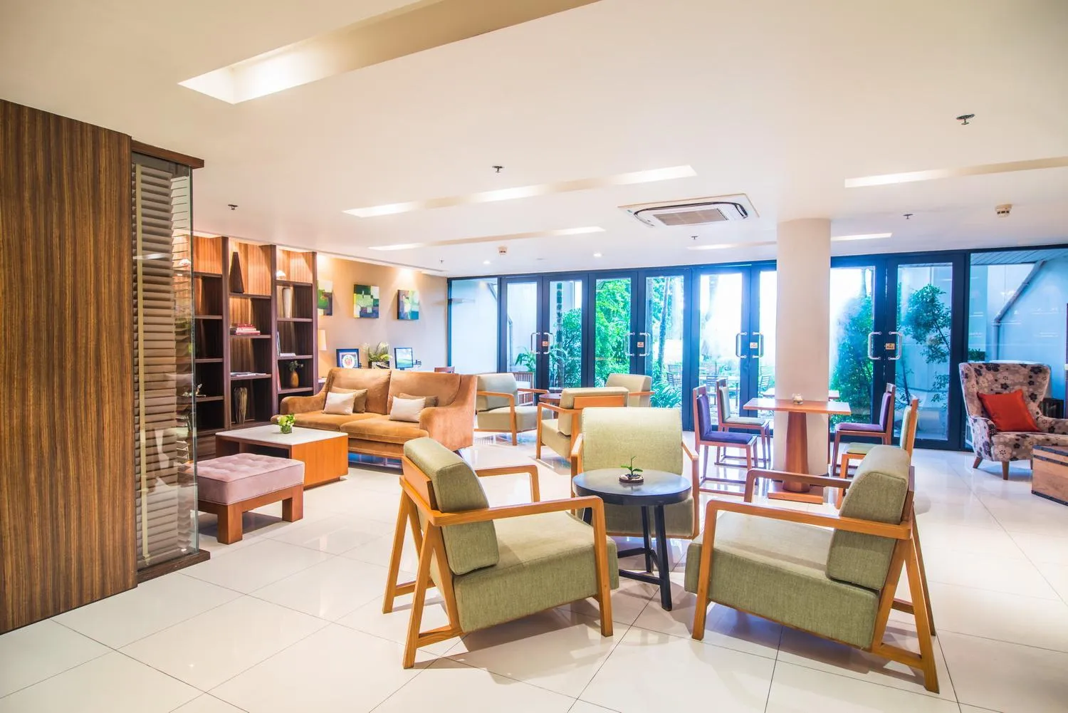 Fitness centre/facilities in Summit Windmill Golf Suite Hotel at Suvarnabhumi